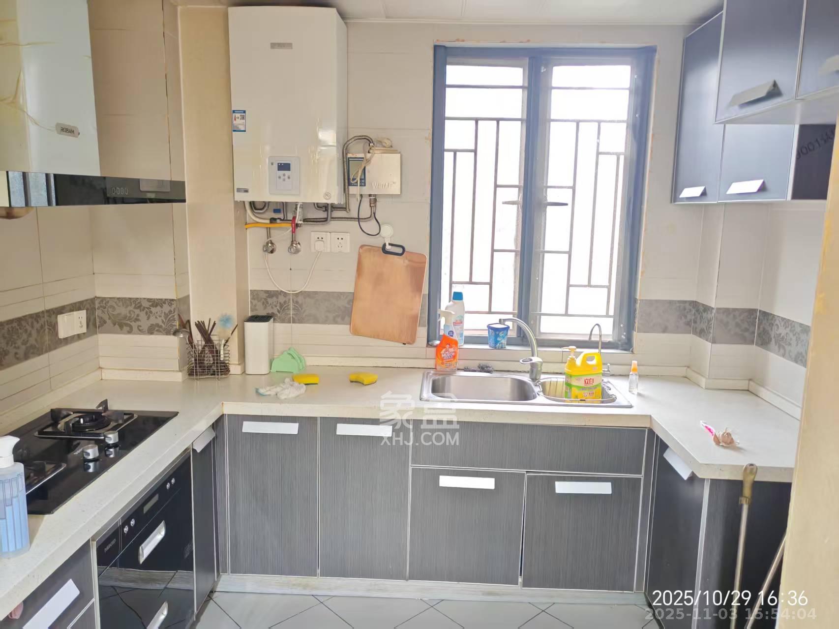 西城龙庭  4室2厅2卫    3200.0元/月 西城龙庭  4室2厅2卫    3200.0元/月室内图