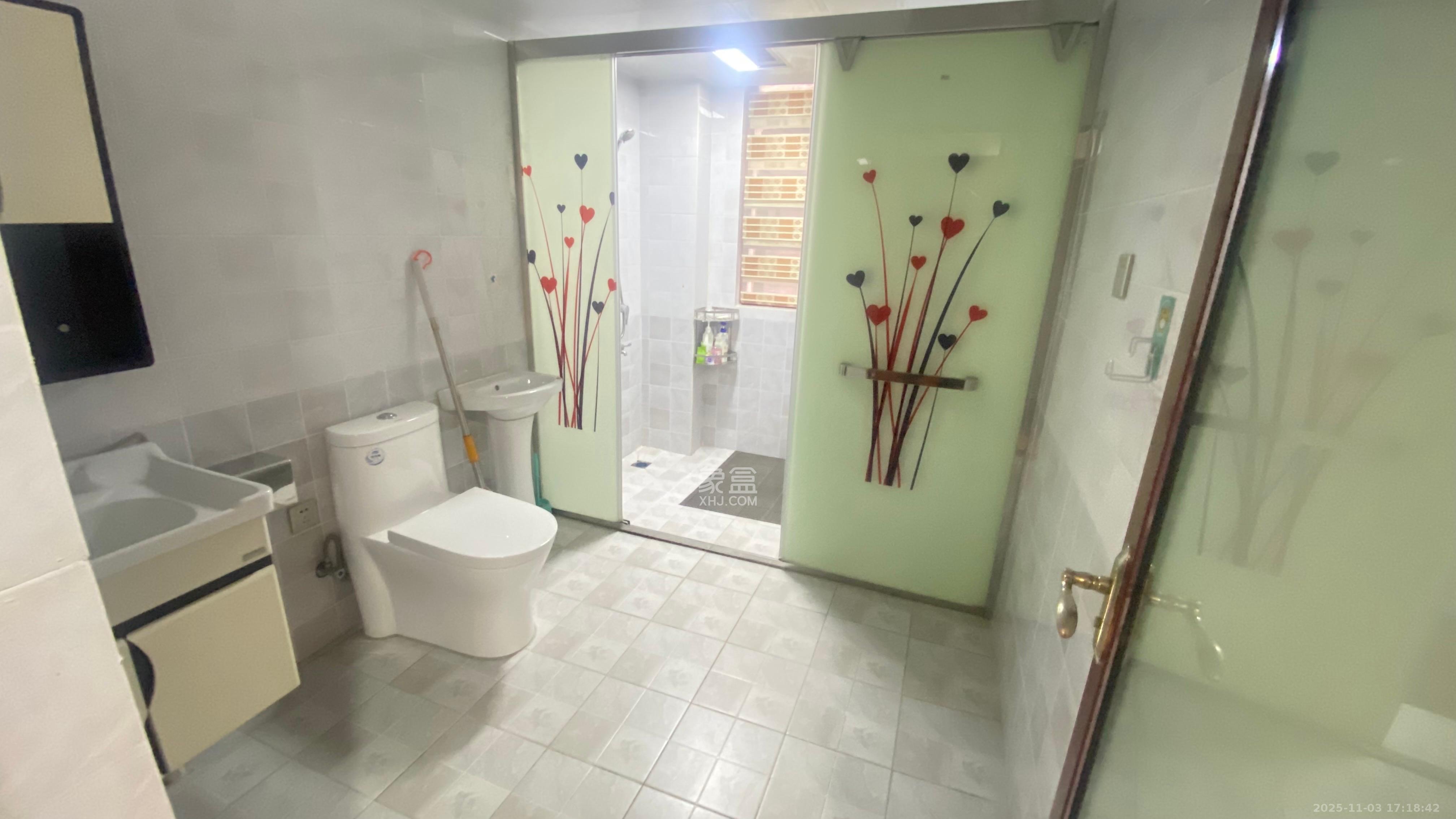 顺天御岭 4室2厅2卫 2800.0元/月 顺天御岭 4室2厅2卫 2800.0元/月室内图