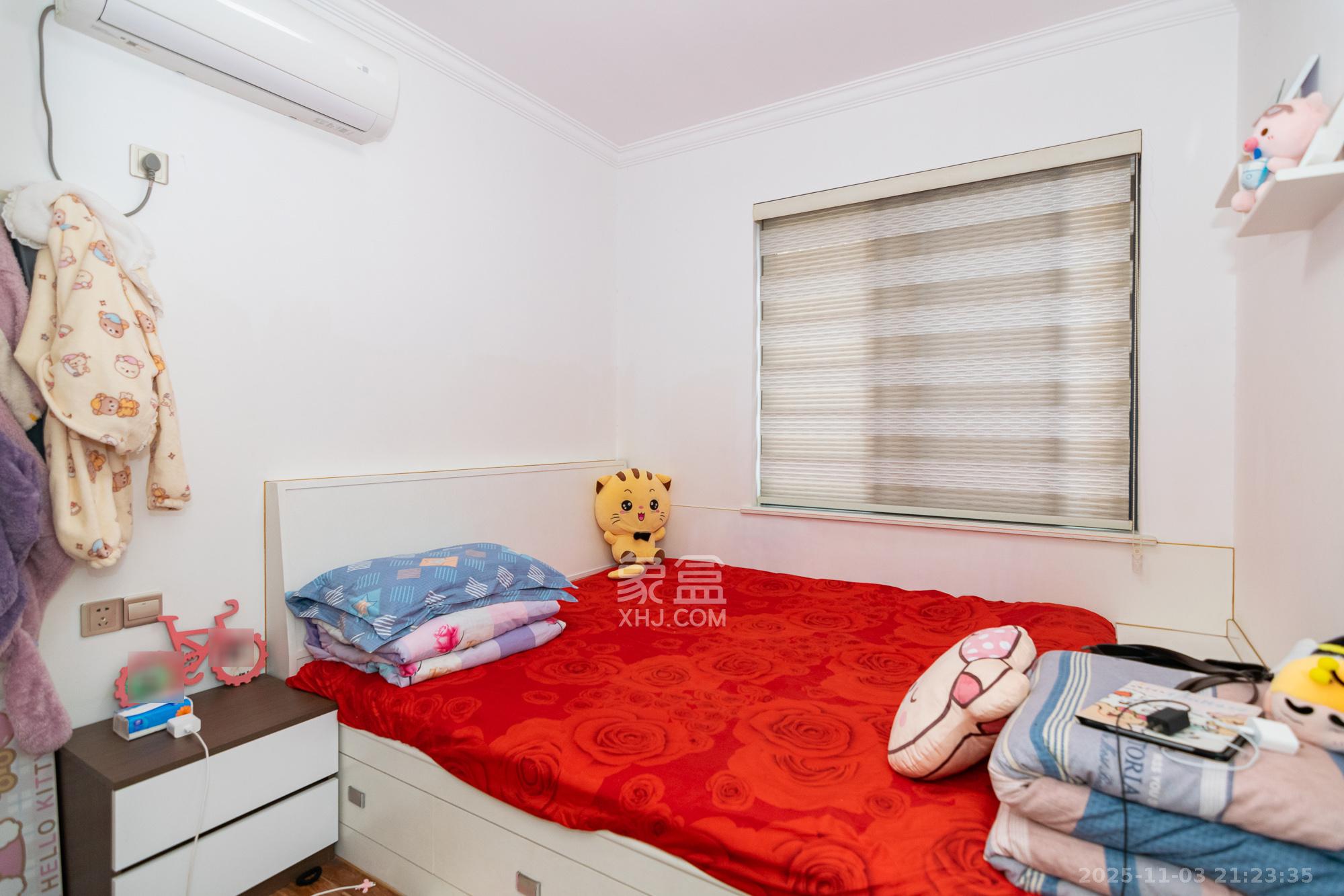 新雅黄金苑  2室2厅1卫    44.8万卧室