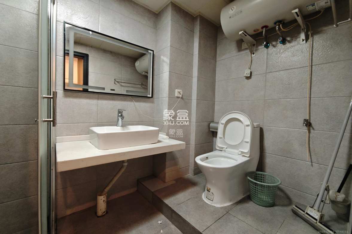 芙蓉万国城MOMA(卓越汇富苑) 1室0厅0卫 1300.0元/月 芙蓉万国城MOMA(卓越汇富苑) 1室0厅0卫 1300.0元/月室内图