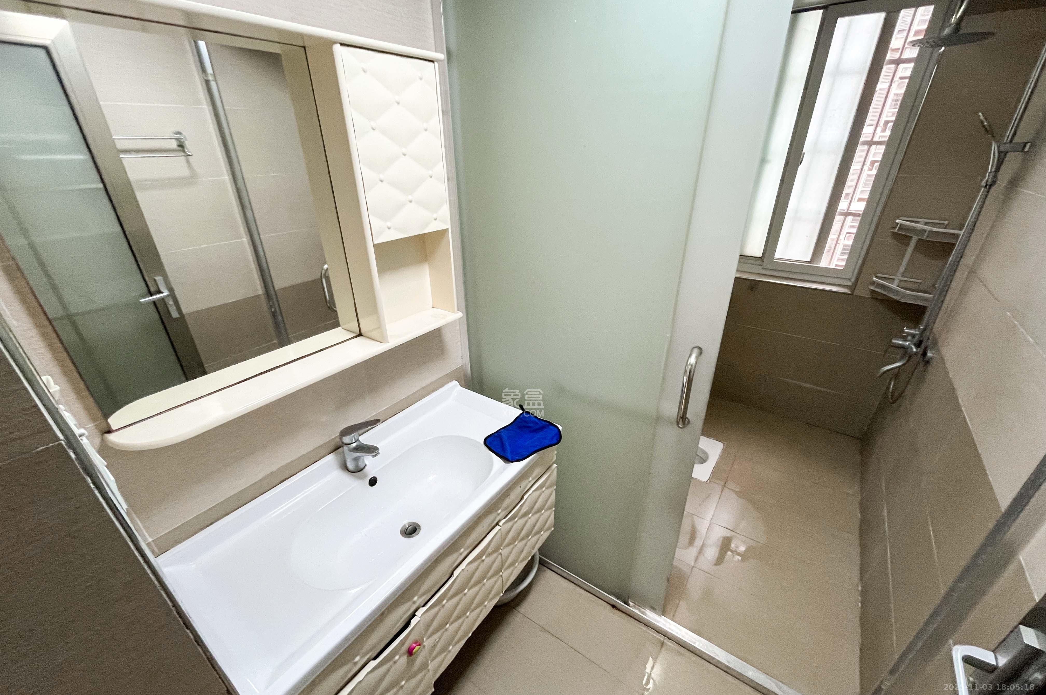 中房F联邦  3室2厅2卫    90.0万卫生间