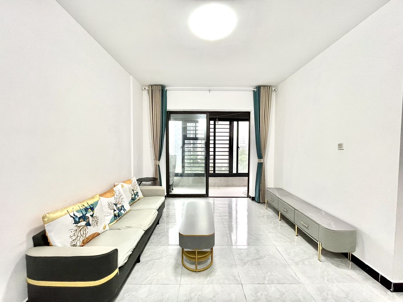 坡博家园四区 2室2厅1卫 2300.0元/月 坡博家园四区 2室2厅1卫 2300.0元/月室内图