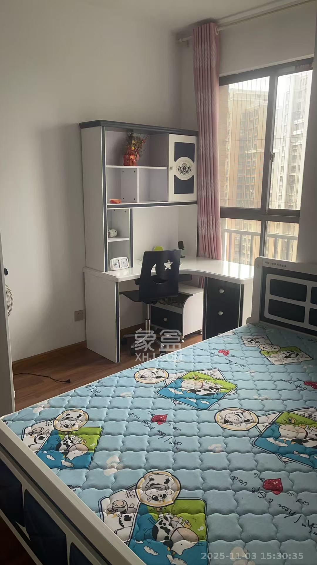 三一街区  3室2厅1卫    2200.0元/月室内图