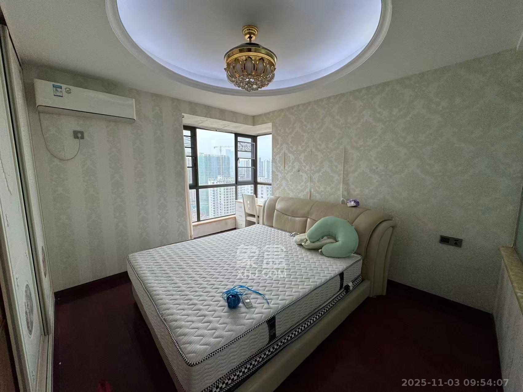 万象凯旋湾  3室2厅2卫    3300.0元/月室内图