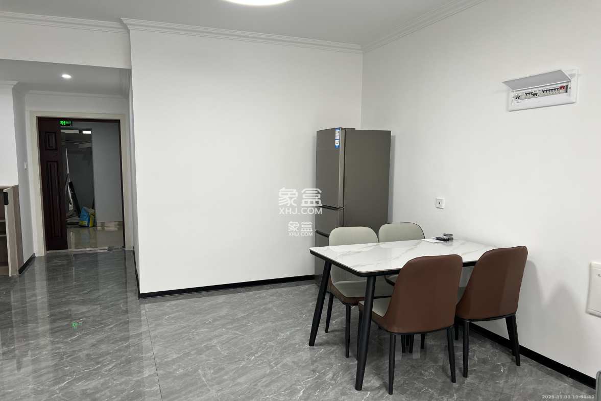 明发阅江悦府 2室2厅1卫 2100.0元/月 明发阅江悦府 2室2厅1卫 2100.0元/月室内图