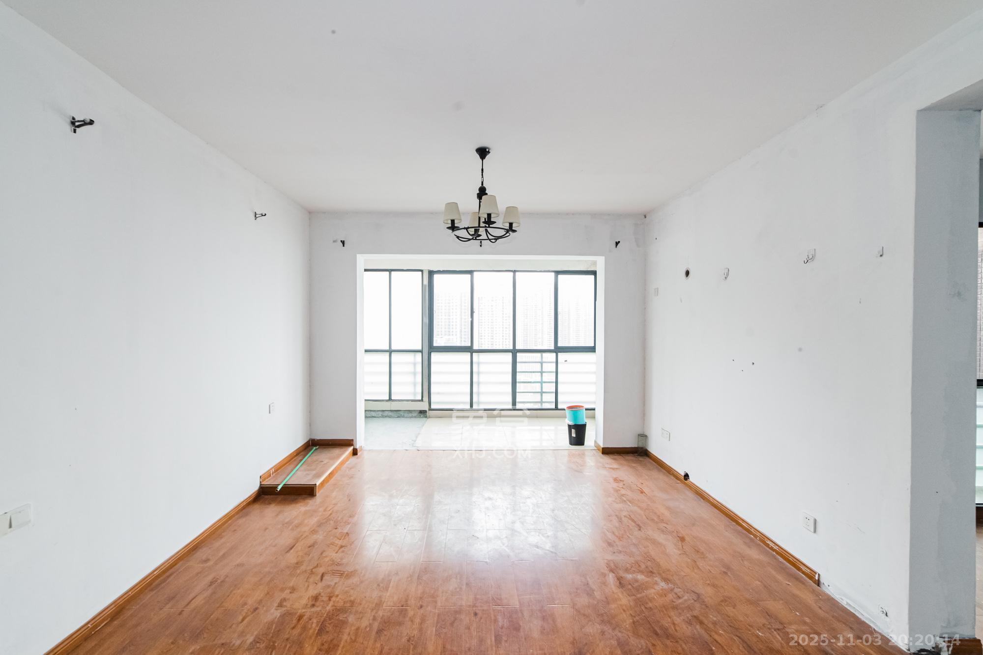 滨江君悦香邸  4室2厅2卫    108.0万室内图1