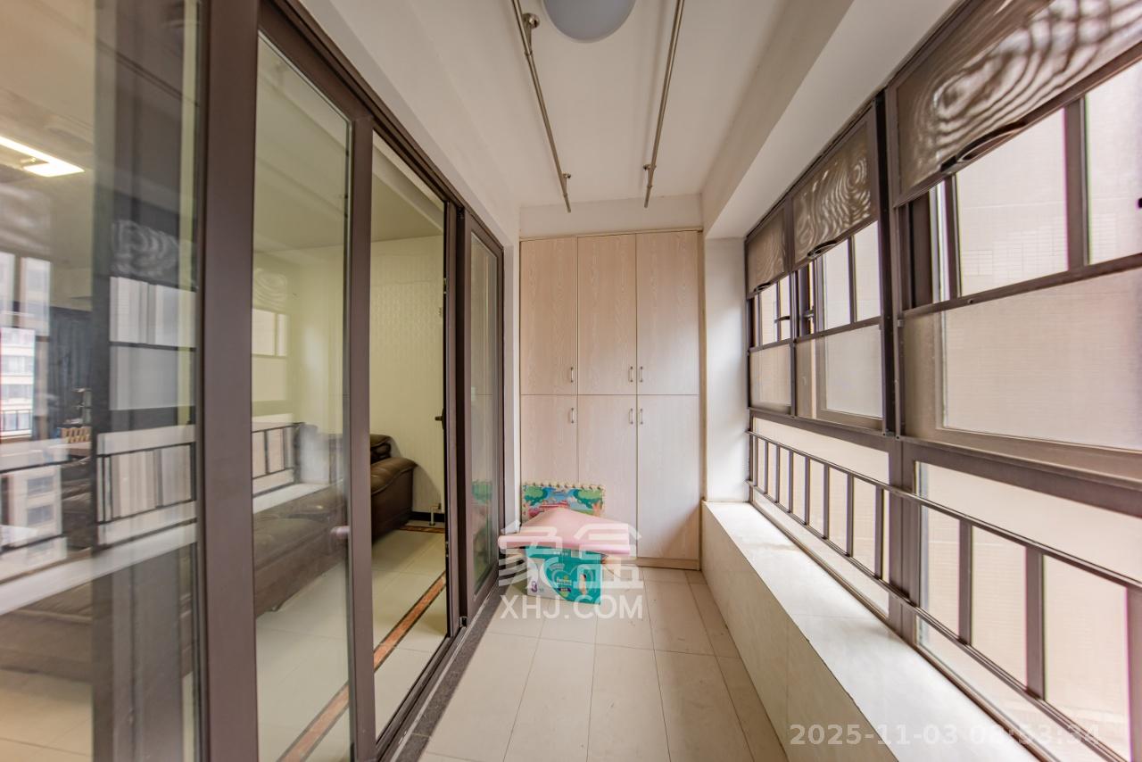 中海国际二期  4室2厅2卫    2500.0元/月