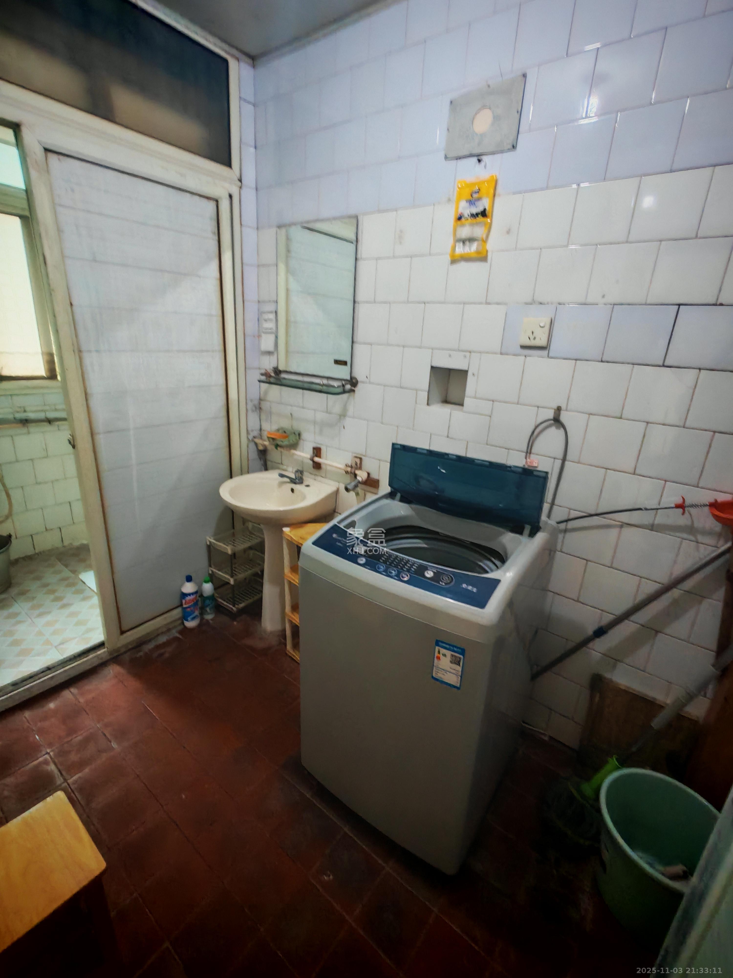 牛婆塘社区  2室1厅1卫    1600.0元/月室内图