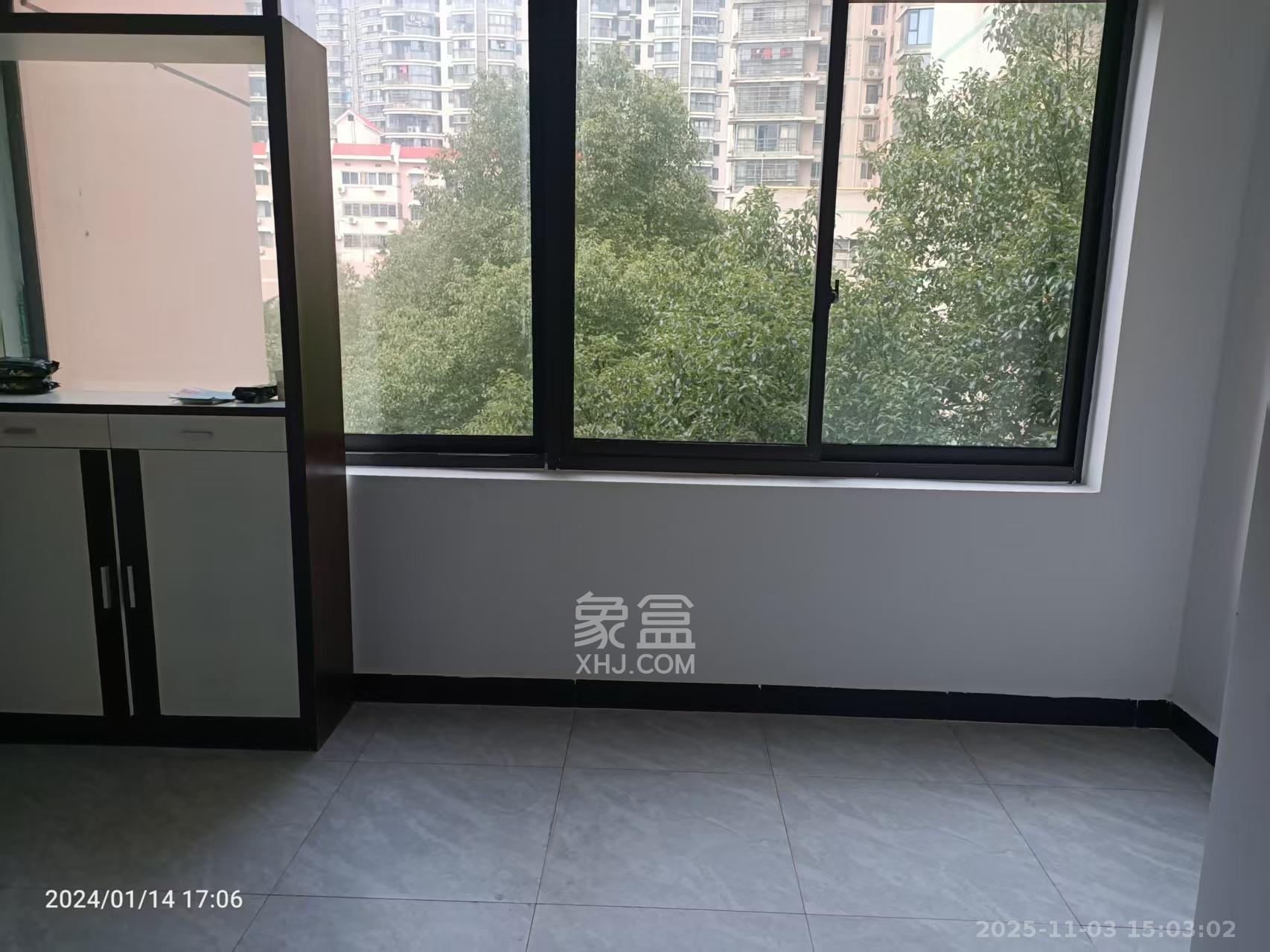 湘卫花苑  3室1厅1卫    2200.0元/月室内图