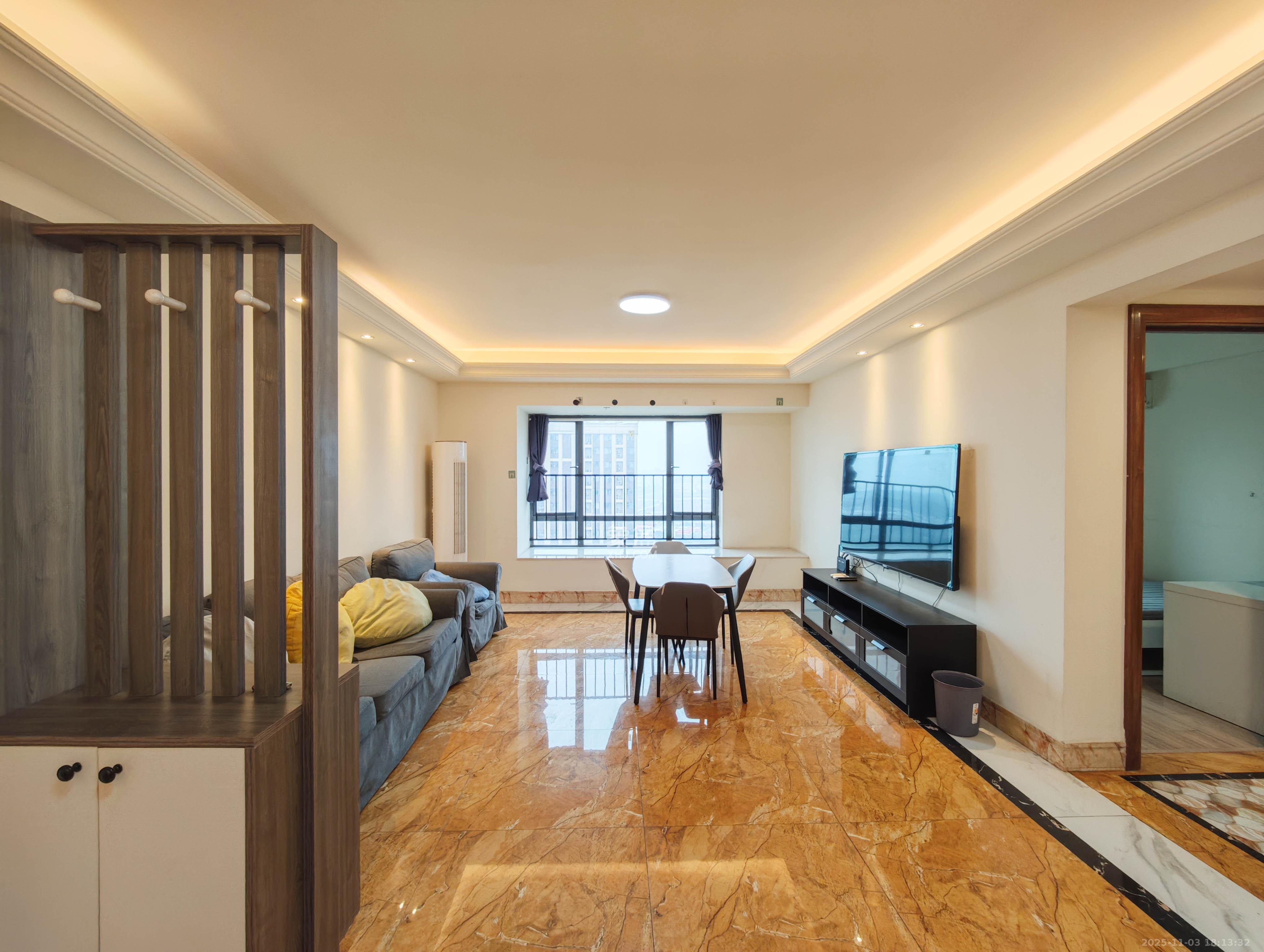 碧桂园南城首府(东宸林海) 3室2厅2卫 78.0万 碧桂园南城首府(东宸林海) 3室2厅2卫 78.0万客厅