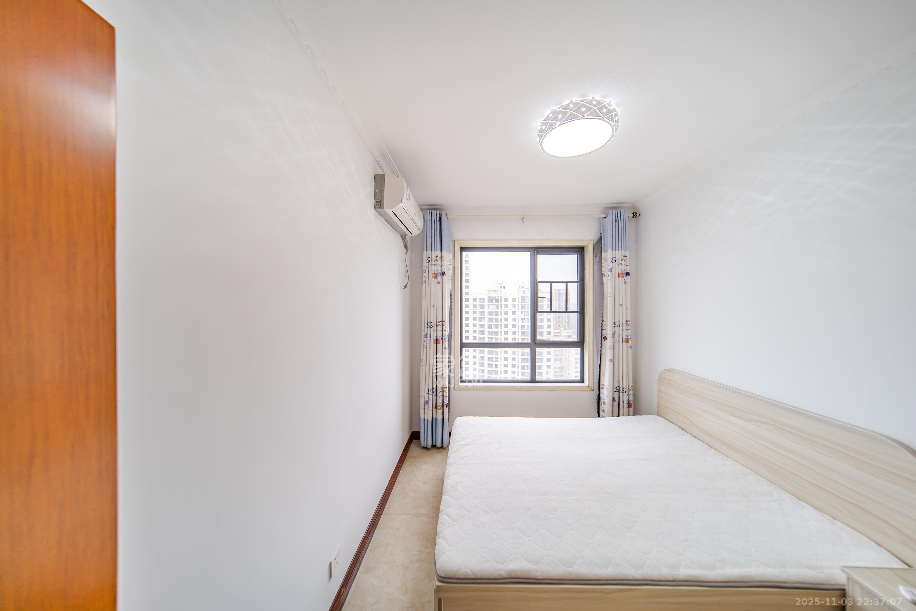 宜家湘颂(景致雅苑) 3室2厅1卫 98.0万 宜家湘颂(景致雅苑) 3室2厅1卫 98.0万卧室