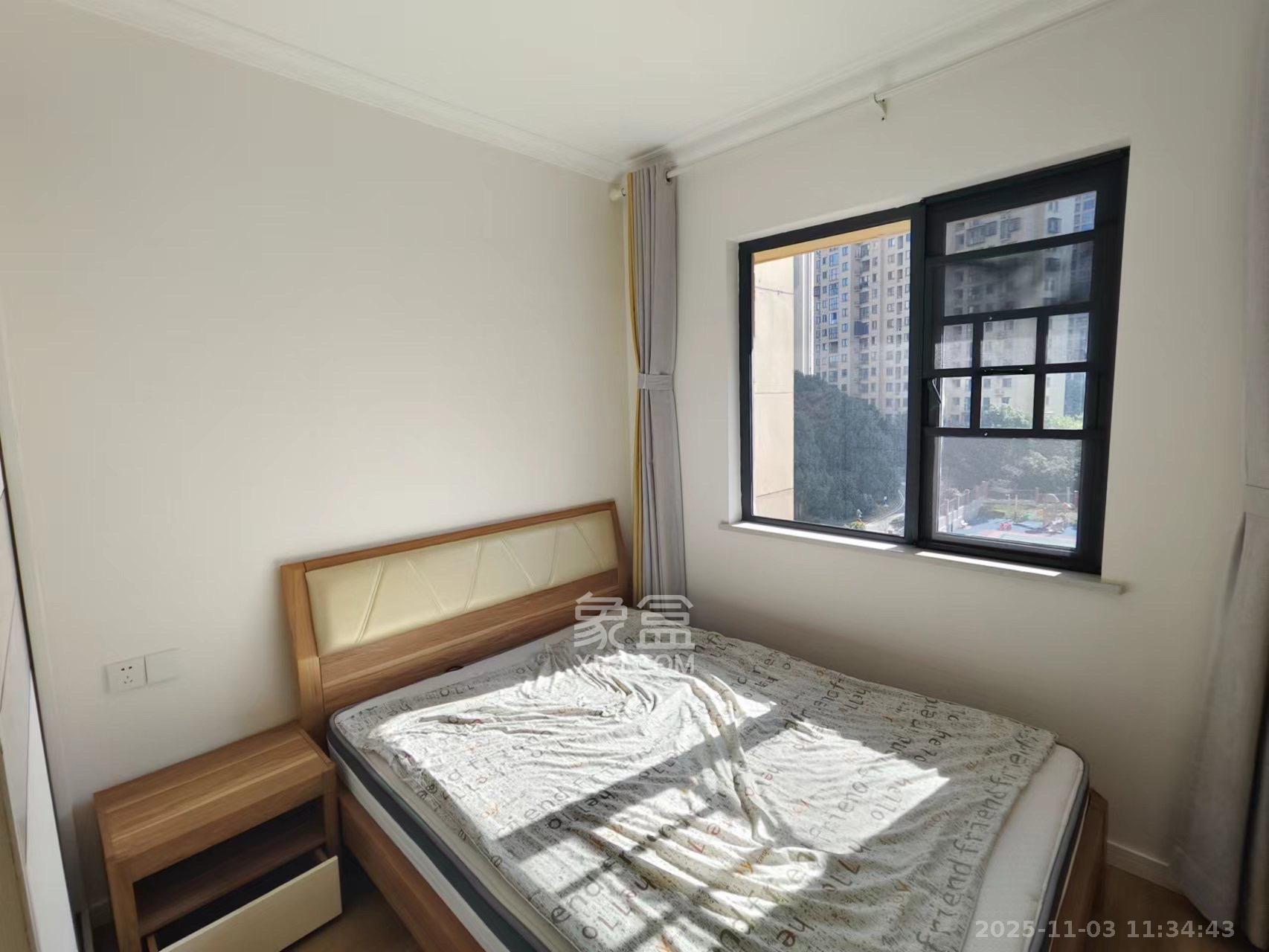 荣盛岳麓峰景 3室2厅2卫 2300.0元/月 荣盛岳麓峰景 3室2厅2卫 2300.0元/月室内图