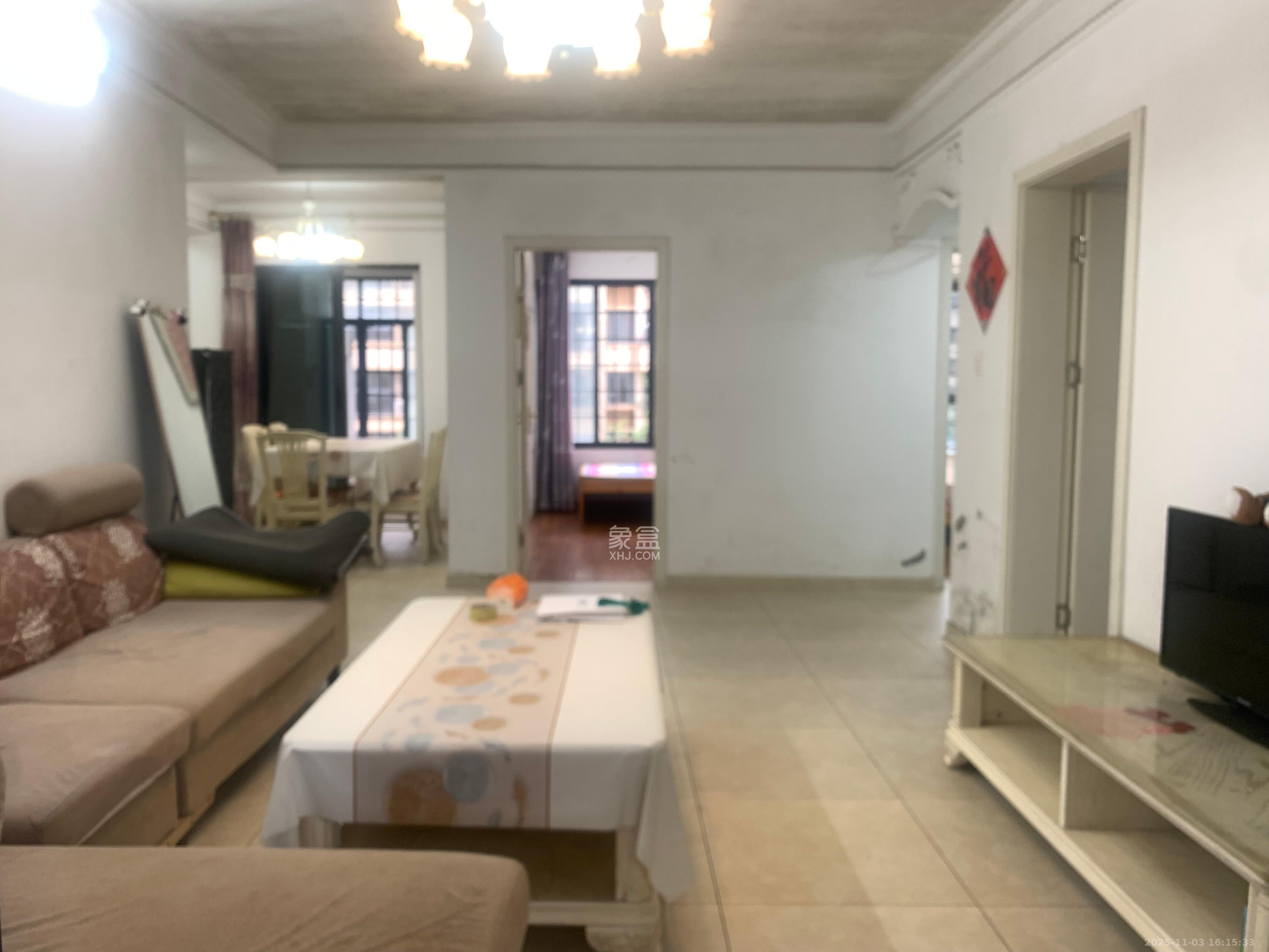 保利麓谷林语A区 3室2厅2卫 2500.0元/月 保利麓谷林语A区 3室2厅2卫 2500.0元/月室内图