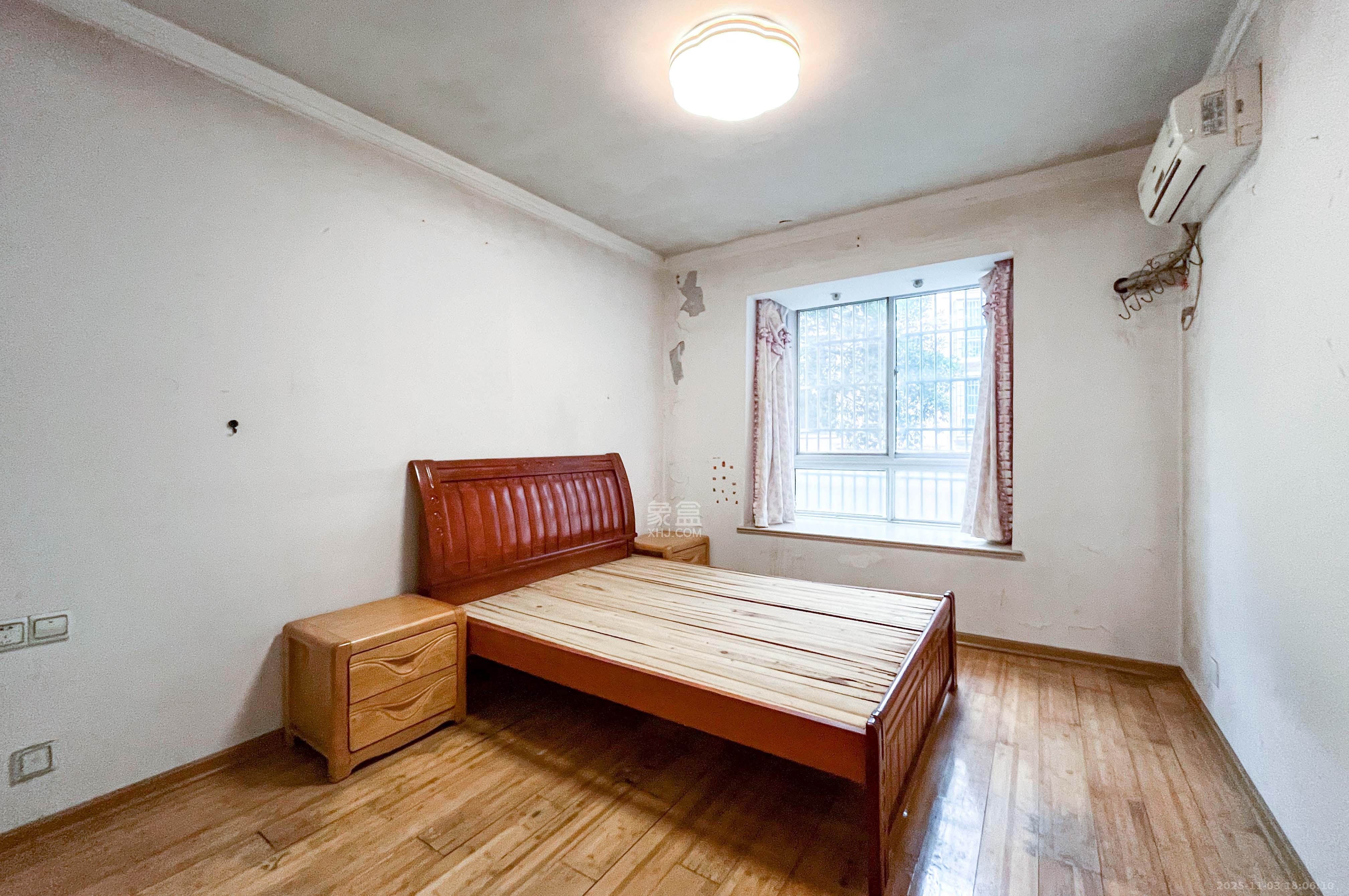 恩瑞麓山名园（龙王港小区）  3室2厅2卫    78.0万其他