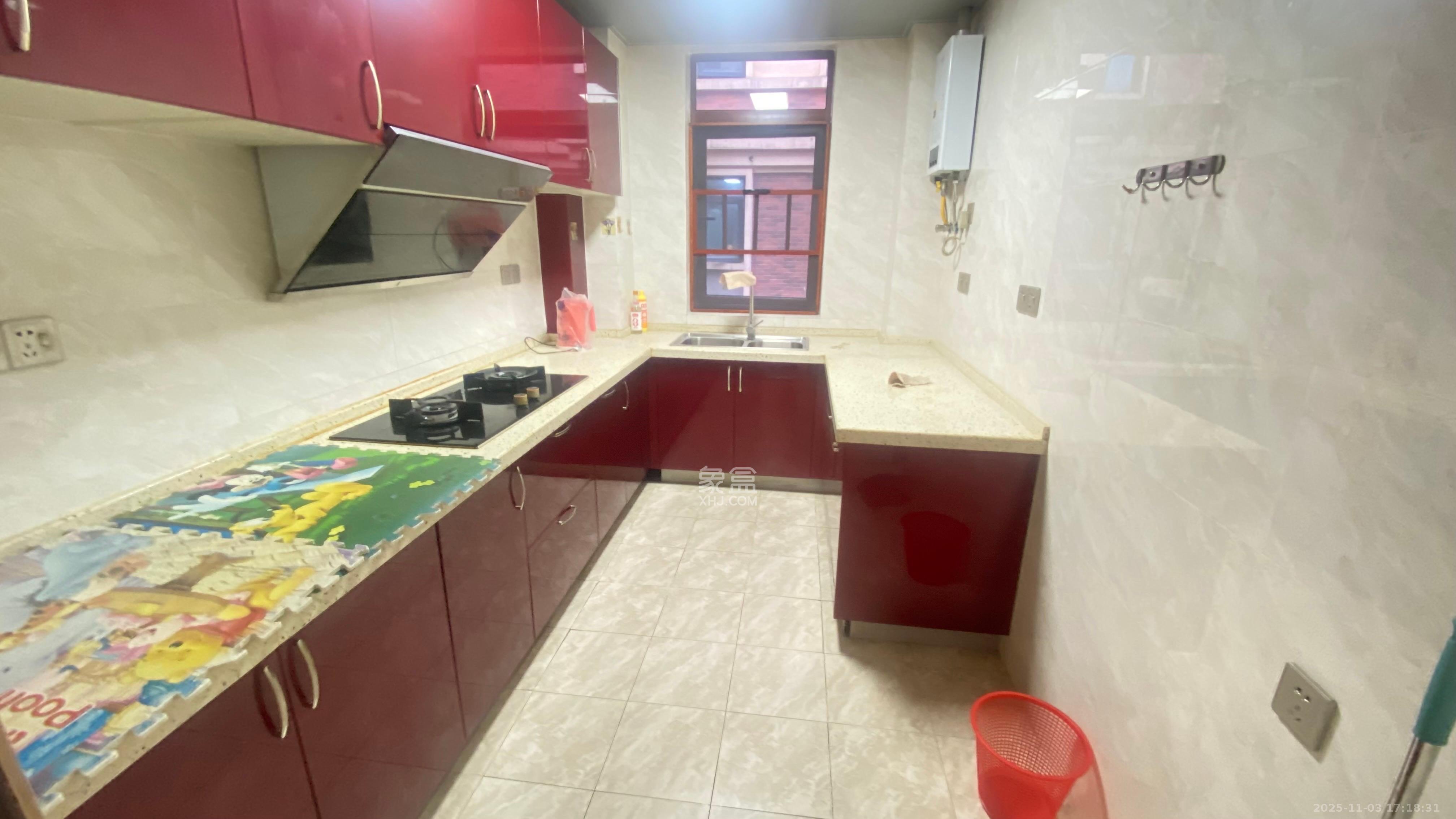 顺天御岭 4室2厅2卫 2800.0元/月 顺天御岭 4室2厅2卫 2800.0元/月室内图