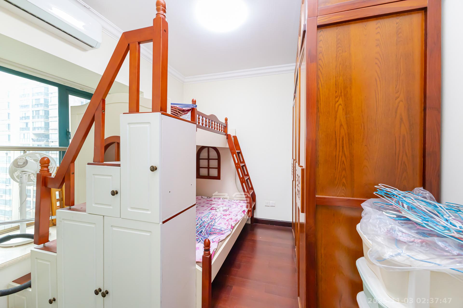 恒大名都  4室2厅2卫    79.8万 恒大名都  4室2厅2卫    79.8万卧室