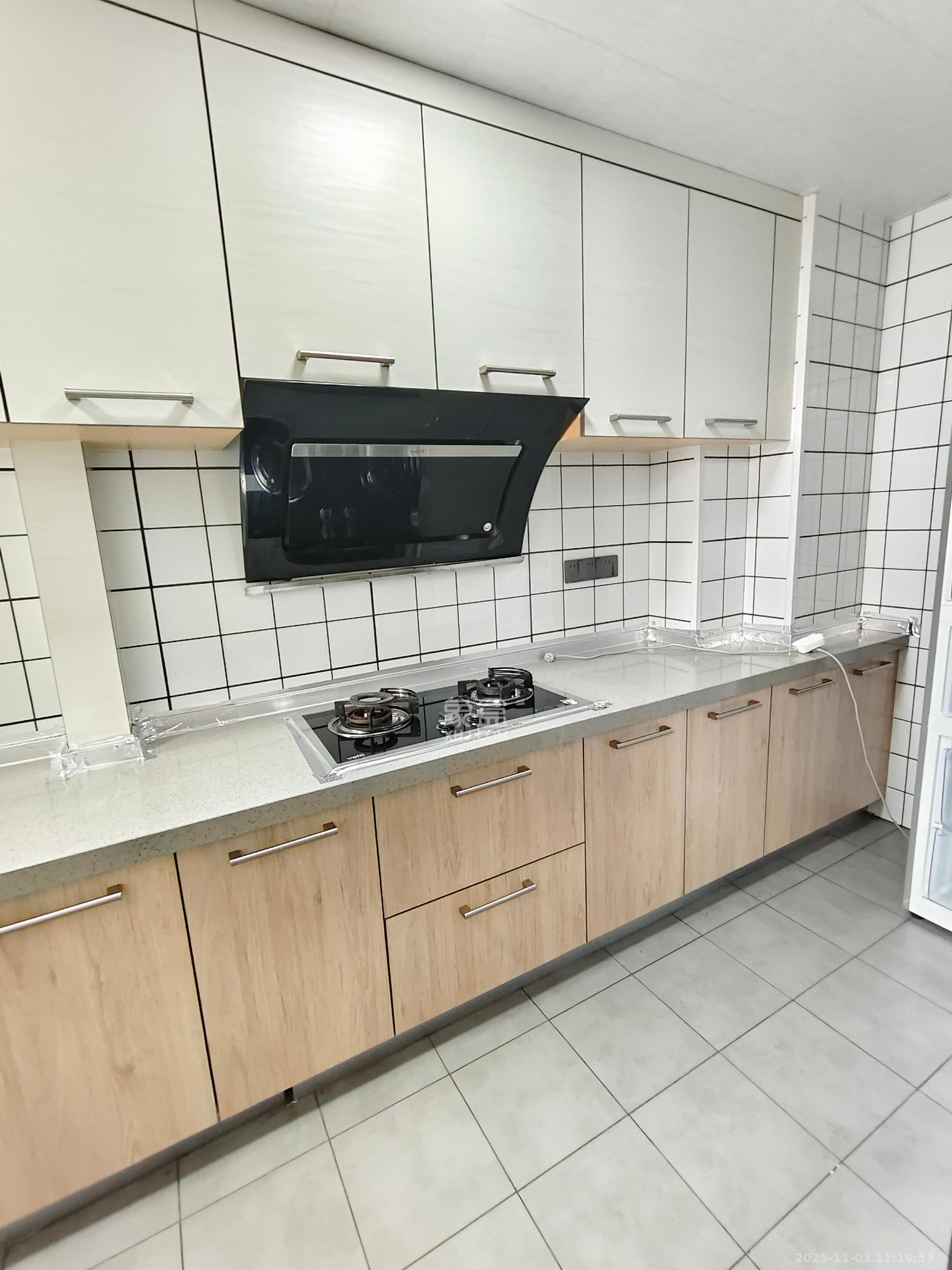 五矿万境蓝山  2室2厅1卫    2300.0元/月