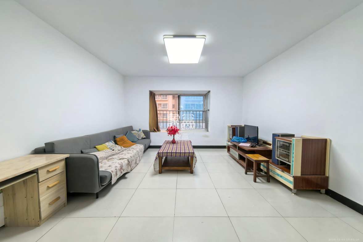 福满新城(新天安置小区) 3室2厅2卫 2000.0元/月 福满新城(新天安置小区) 3室2厅2卫 2000.0元/月室内图