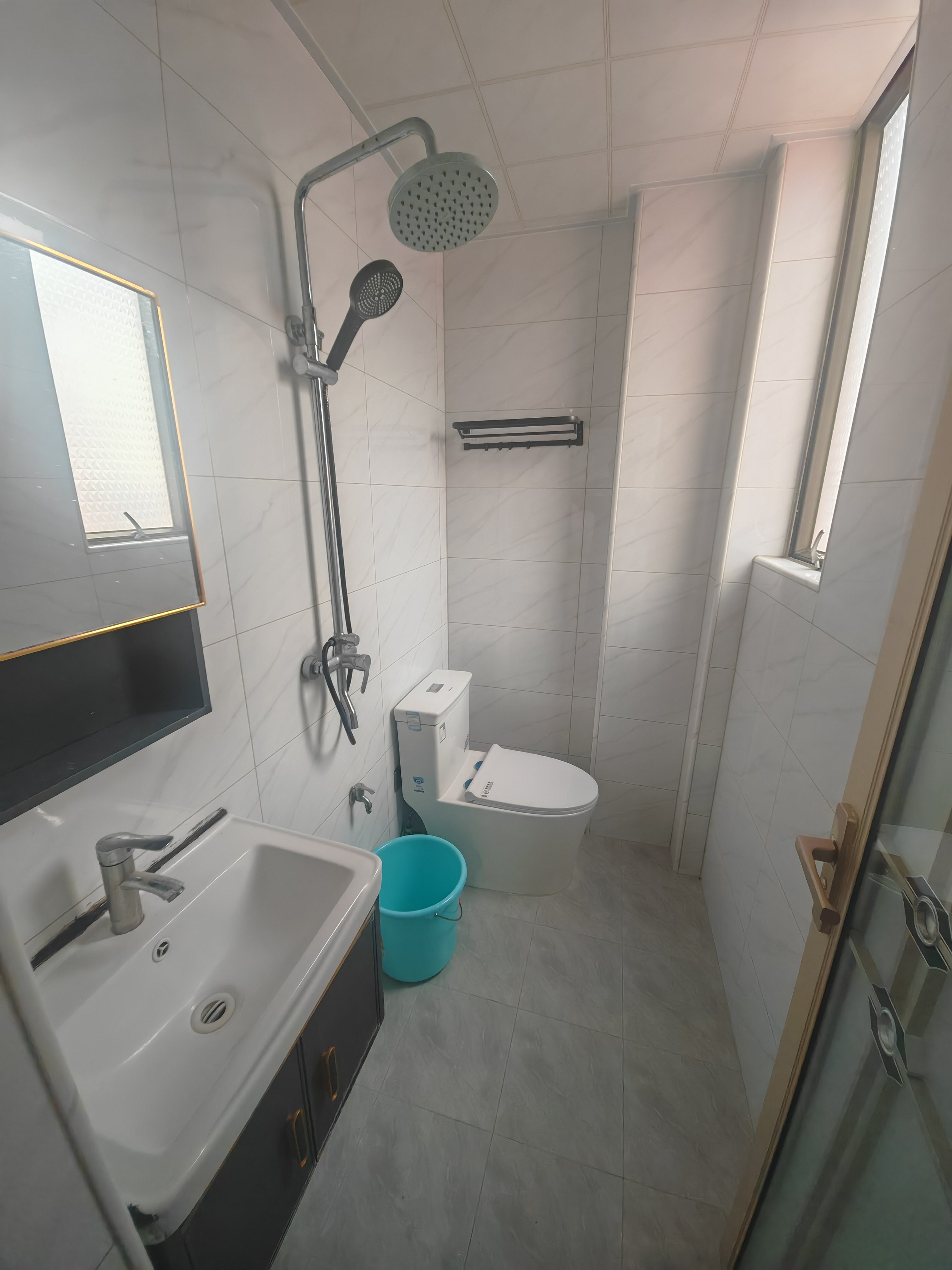 幸福家园  3室2厅1卫    2000.0元/月室内图