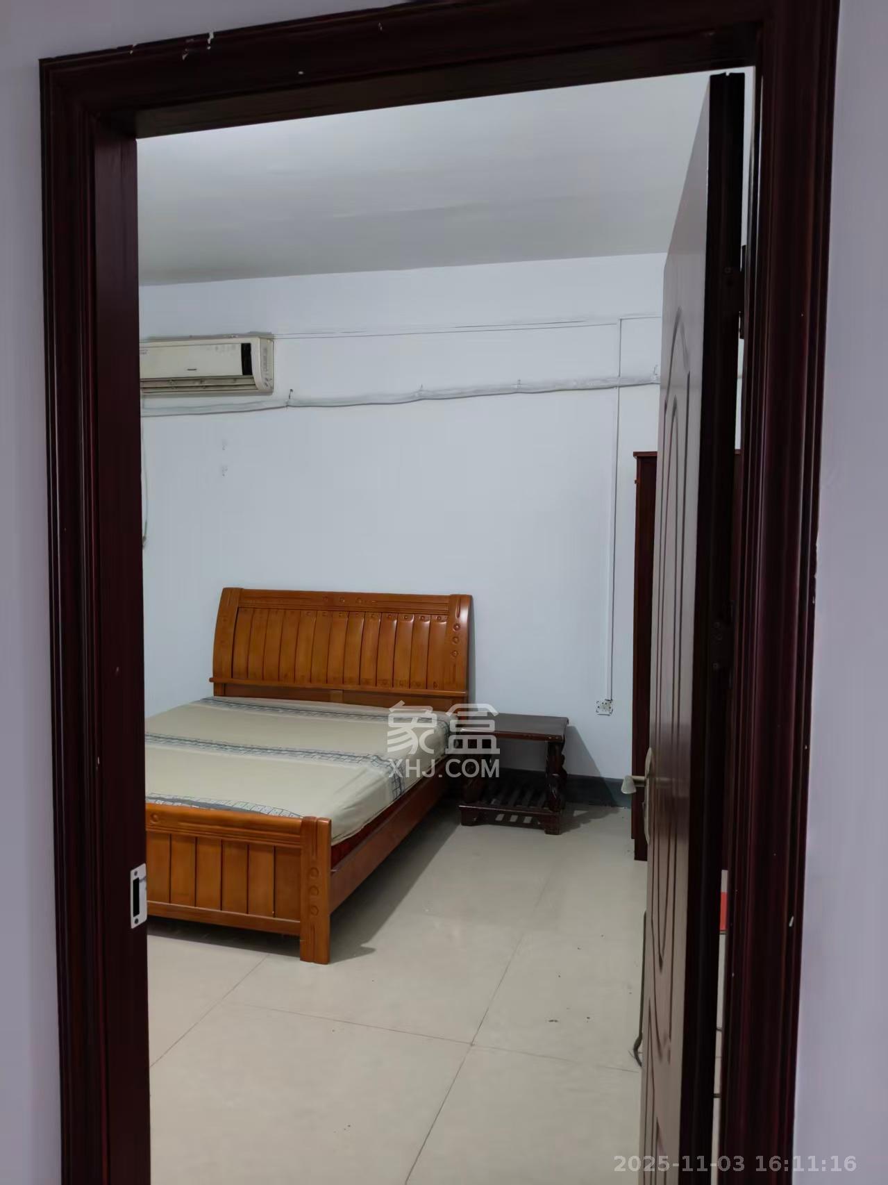 杉山社区 5室1厅2卫 1500.0元/月 杉山社区 5室1厅2卫 1500.0元/月室内图