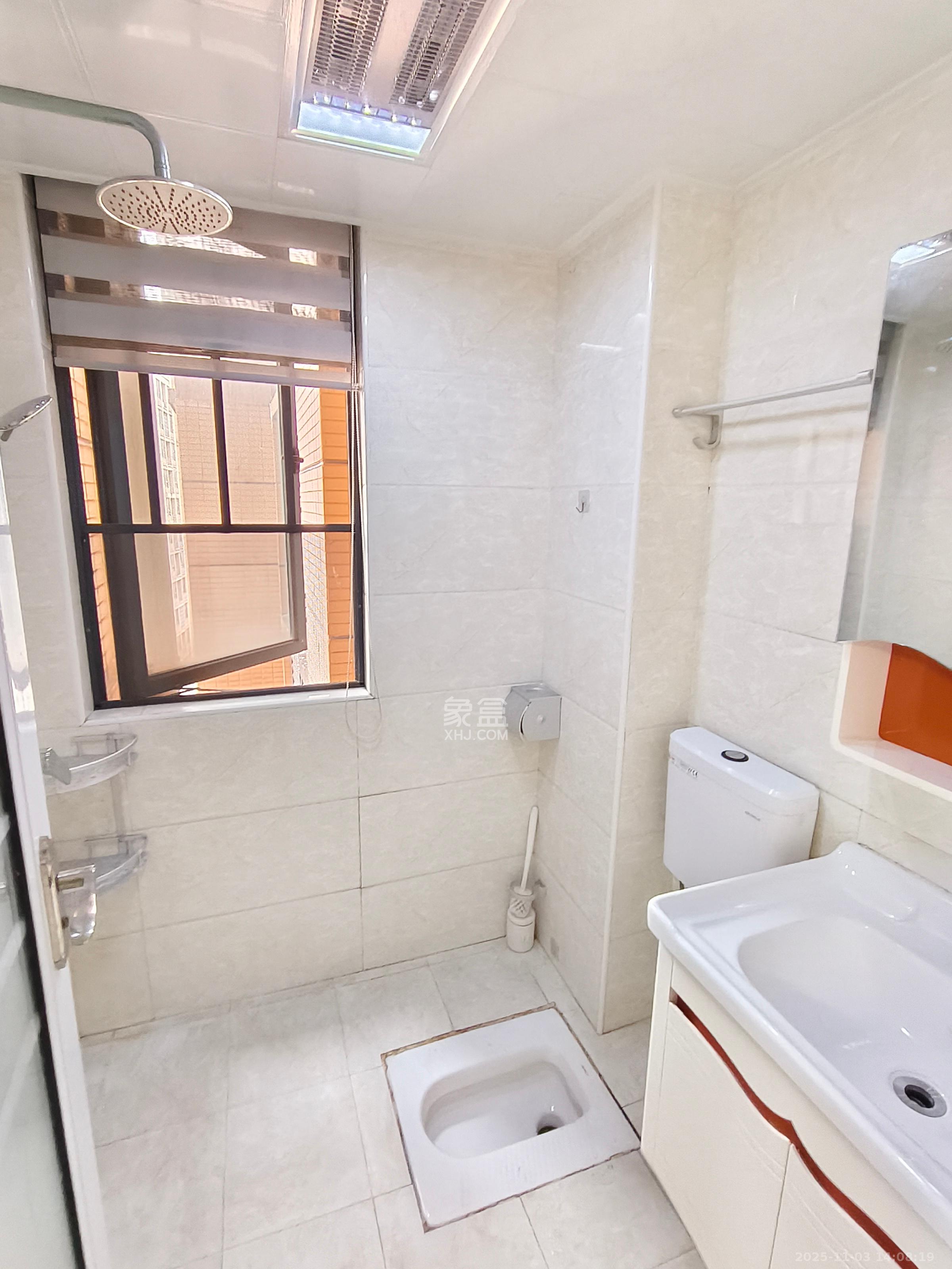 荣盛花语馨苑  2室1厅1卫    2200.0元/月 荣盛花语馨苑  2室1厅1卫    2200.0元/月室内图