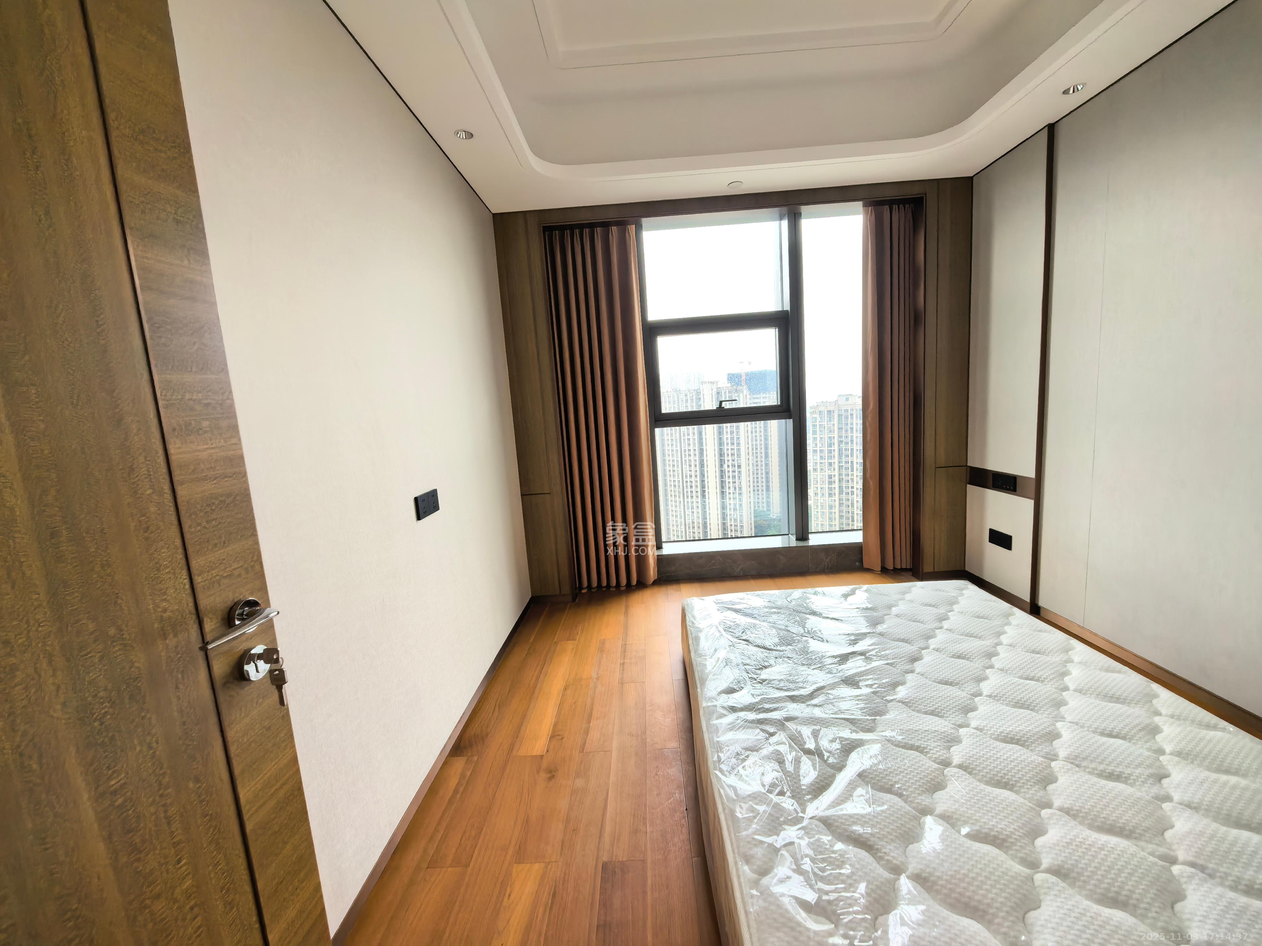 运达中央广场三期  4室2厅3卫    13000.0元/月室内图