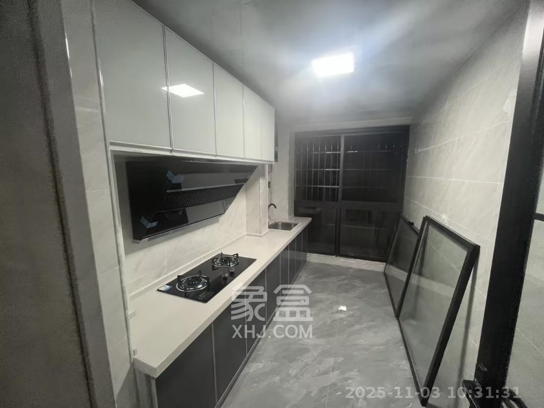 盛地春天里  4室2厅1卫    2000.0元/月室内图