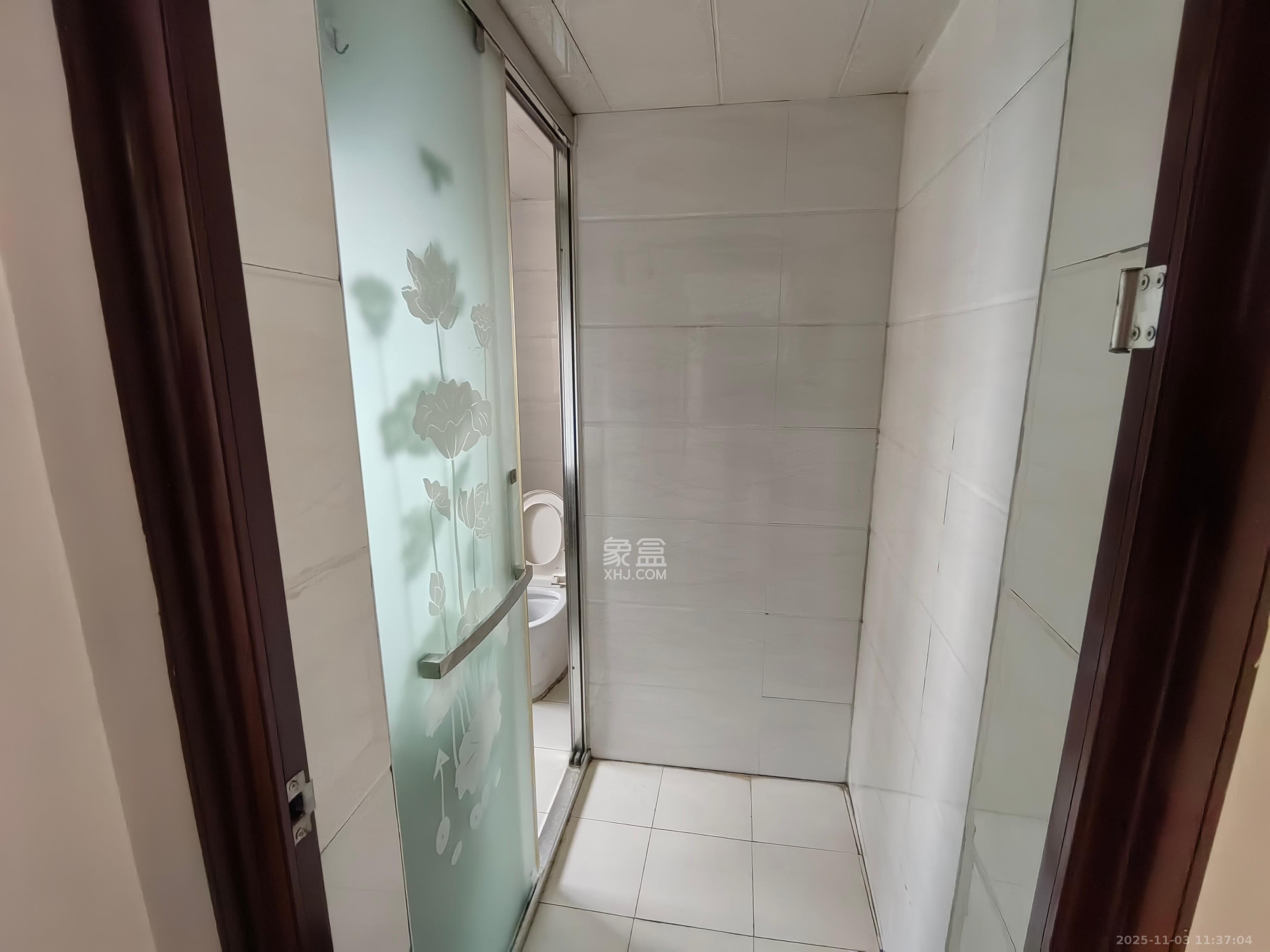 三景华御  4室2厅2卫    2200.0元/月室内图