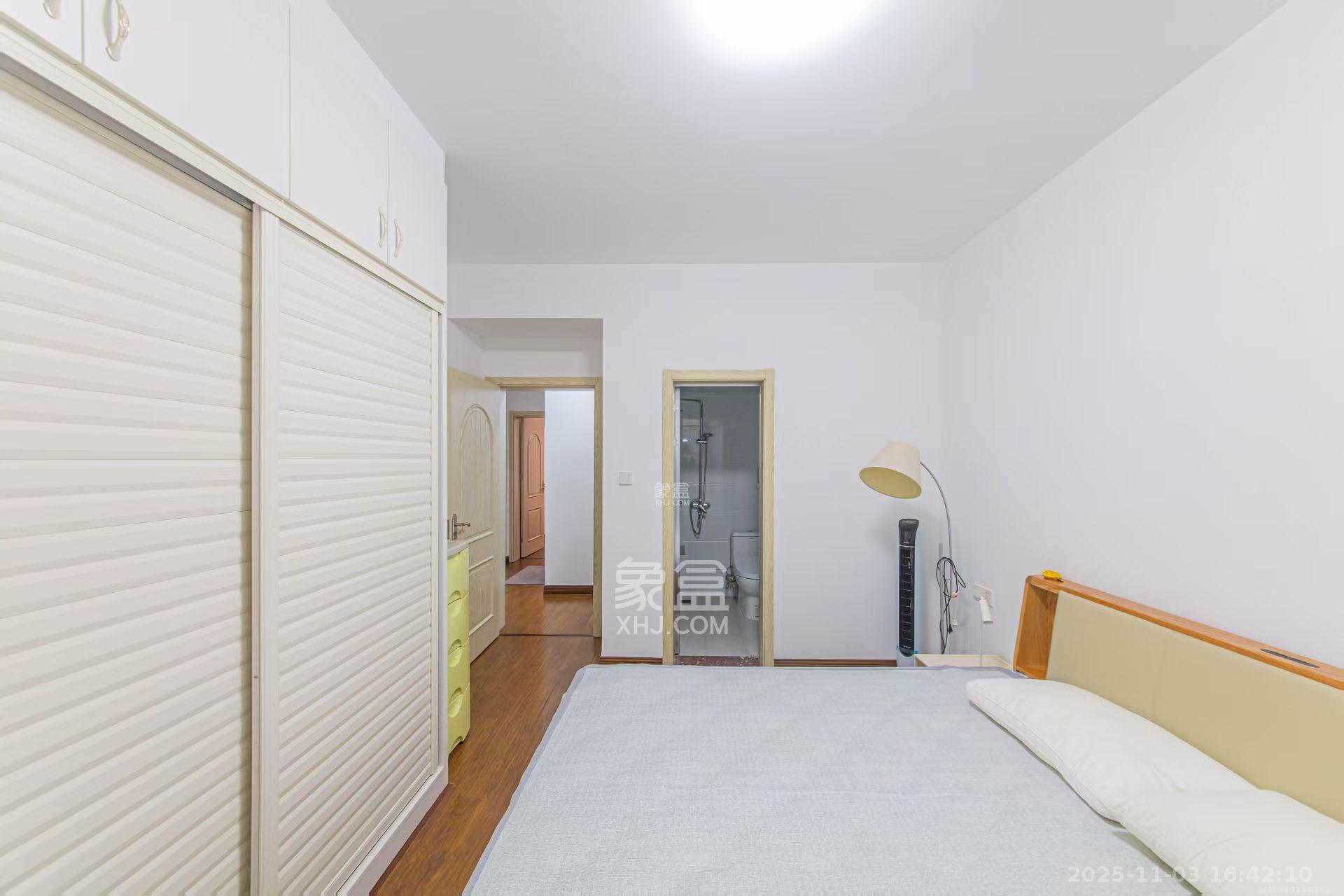 生活艺术城 3室2厅2卫 2500.0元/月 生活艺术城 3室2厅2卫 2500.0元/月室内图