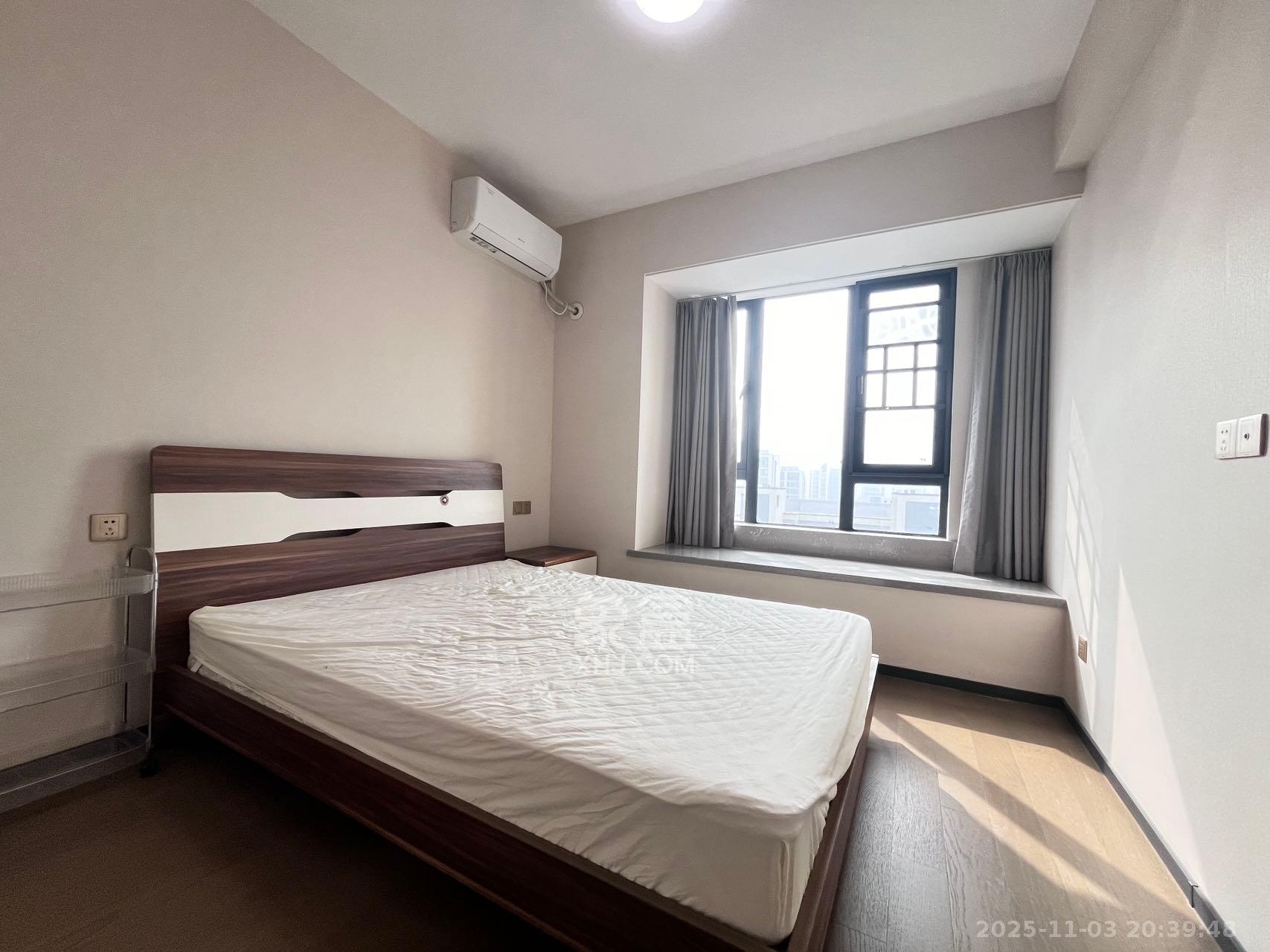 中海阅麓山二期 3室2厅2卫 3500.0元/月 中海阅麓山二期 3室2厅2卫 3500.0元/月室内图