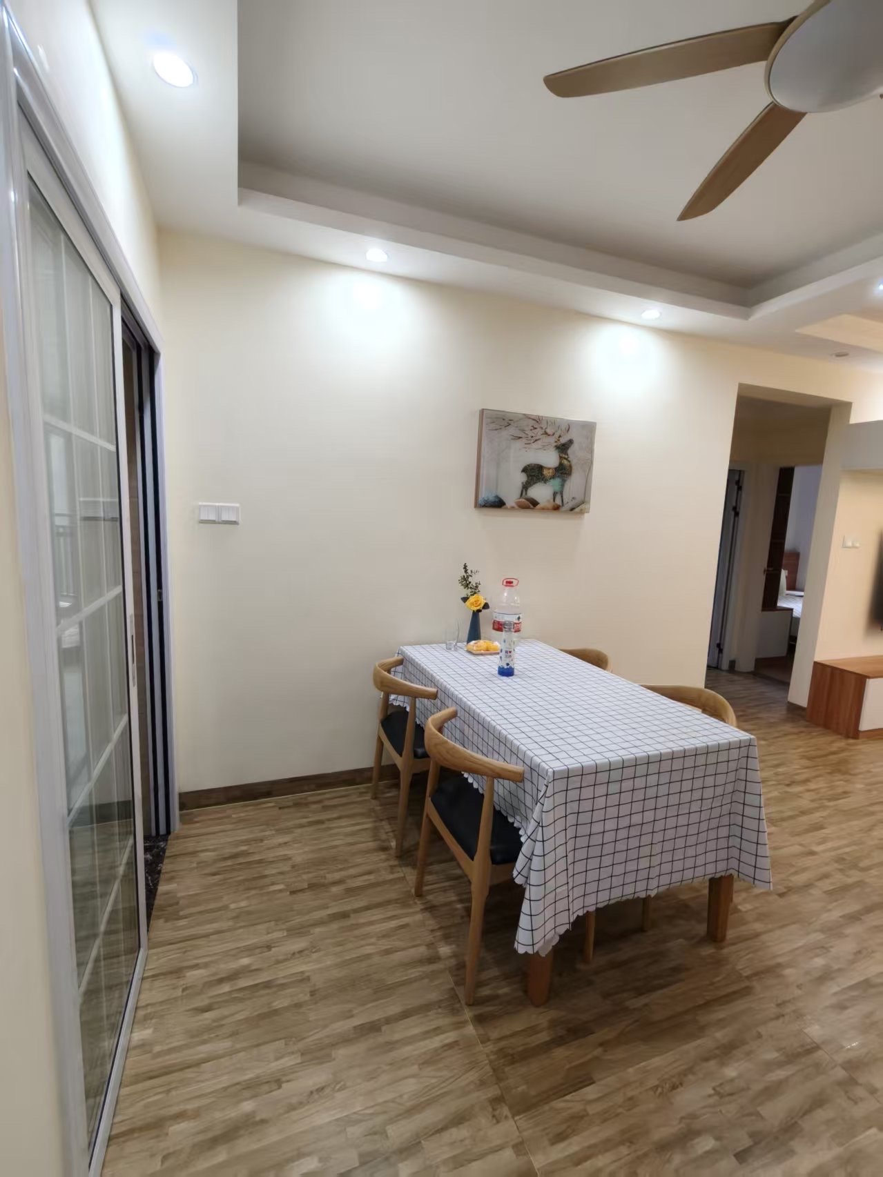 怡和湖城大境 2室2厅1卫 3500.0元/月 怡和湖城大境 2室2厅1卫 3500.0元/月室内图