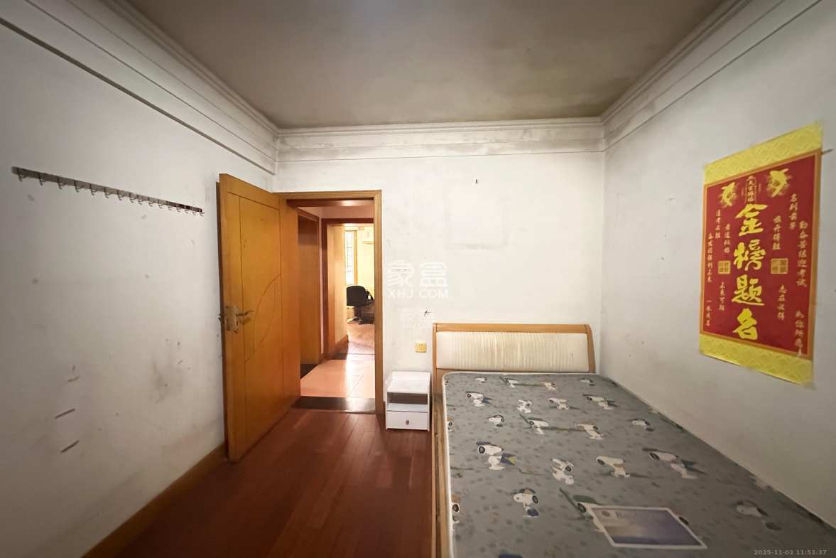 湘计花园 1室0厅0卫 2300.0元/月 湘计花园 1室0厅0卫 2300.0元/月室内图