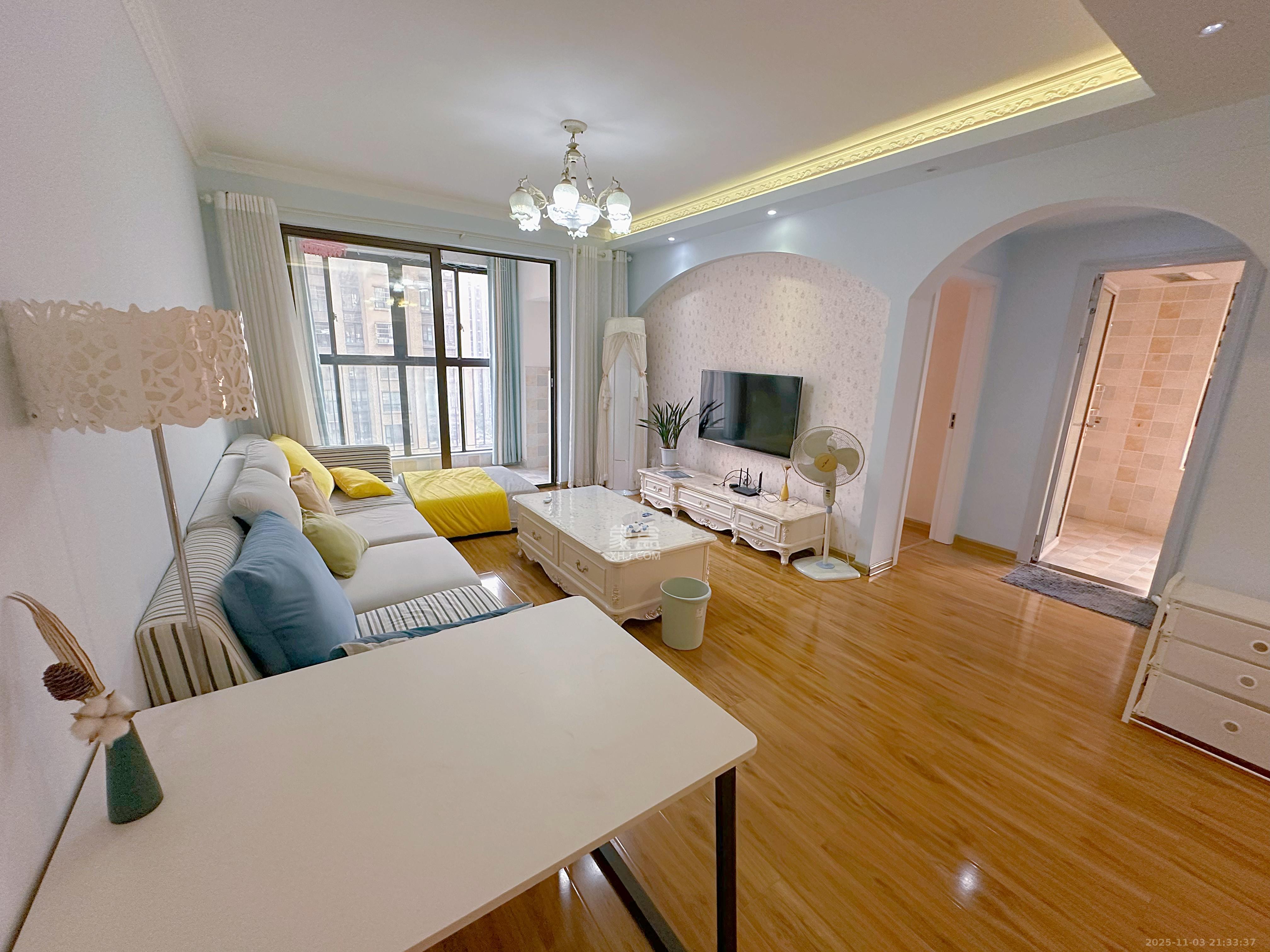 华润凤凰城三期  2室1厅1卫    2300.0元/月