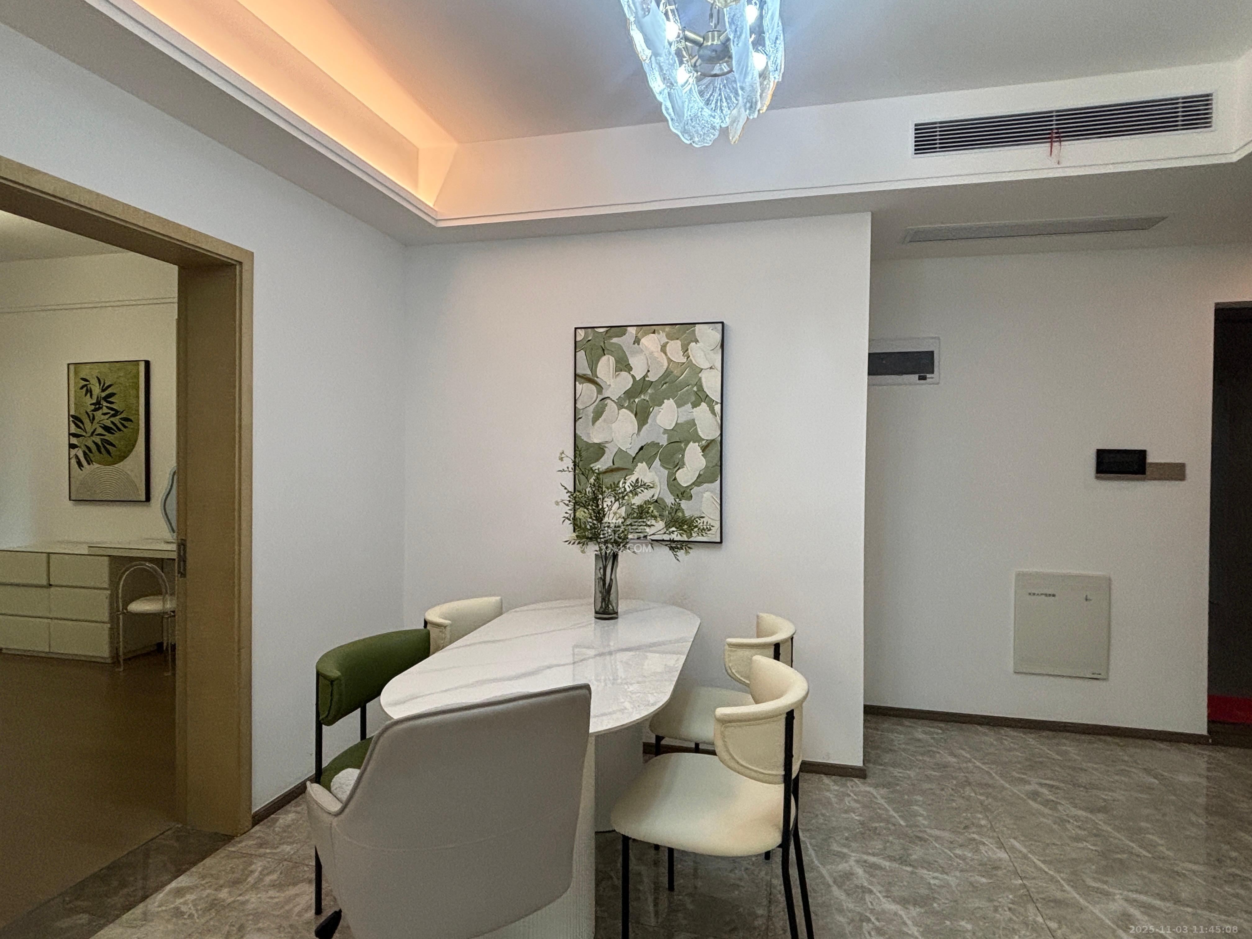 复地滨江金融中心  3室2厅2卫    4600.0元/月室内图