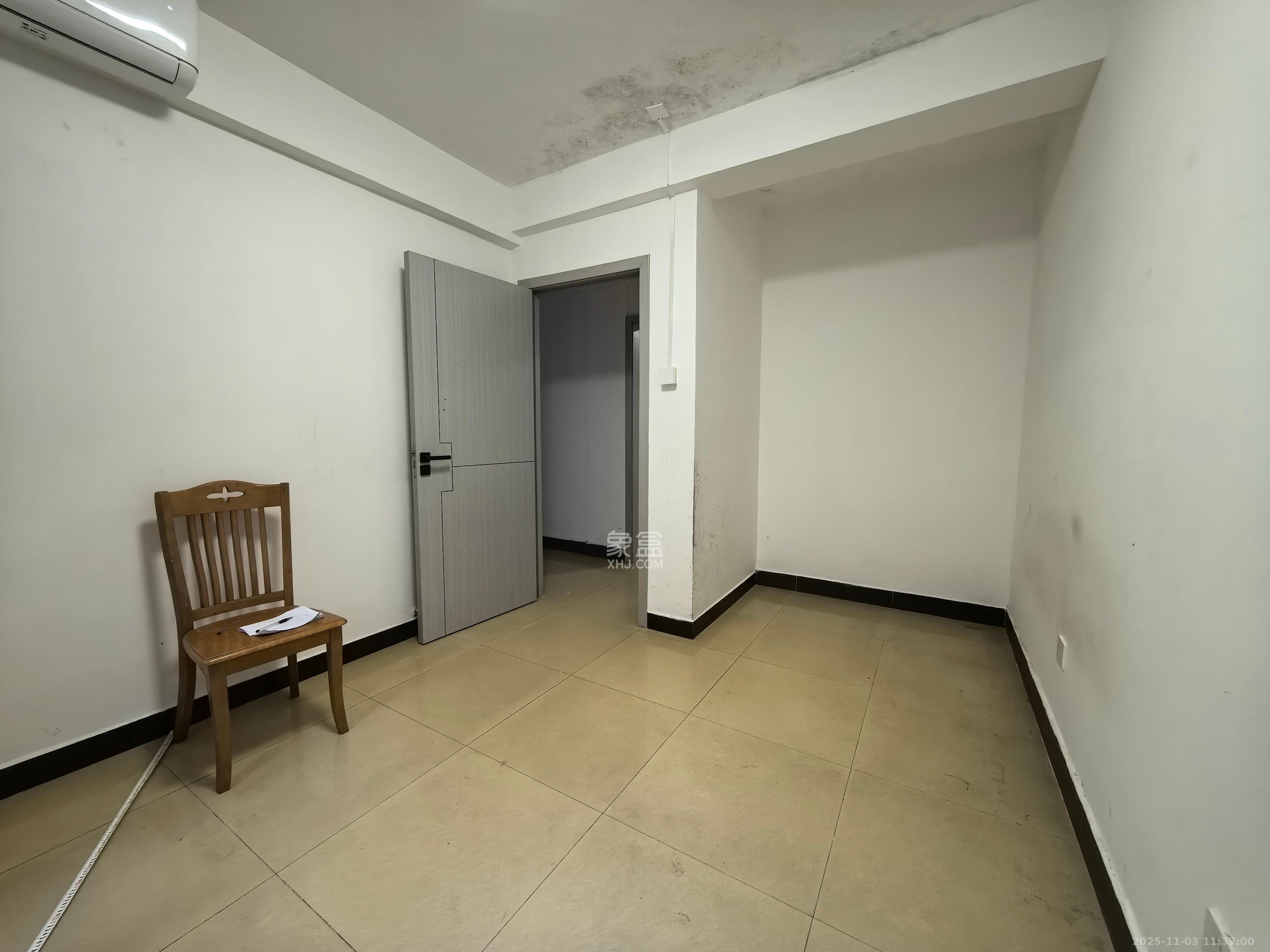 新世界商贸城 3室2厅1卫 2800.0元/月 新世界商贸城 3室2厅1卫 2800.0元/月室内图