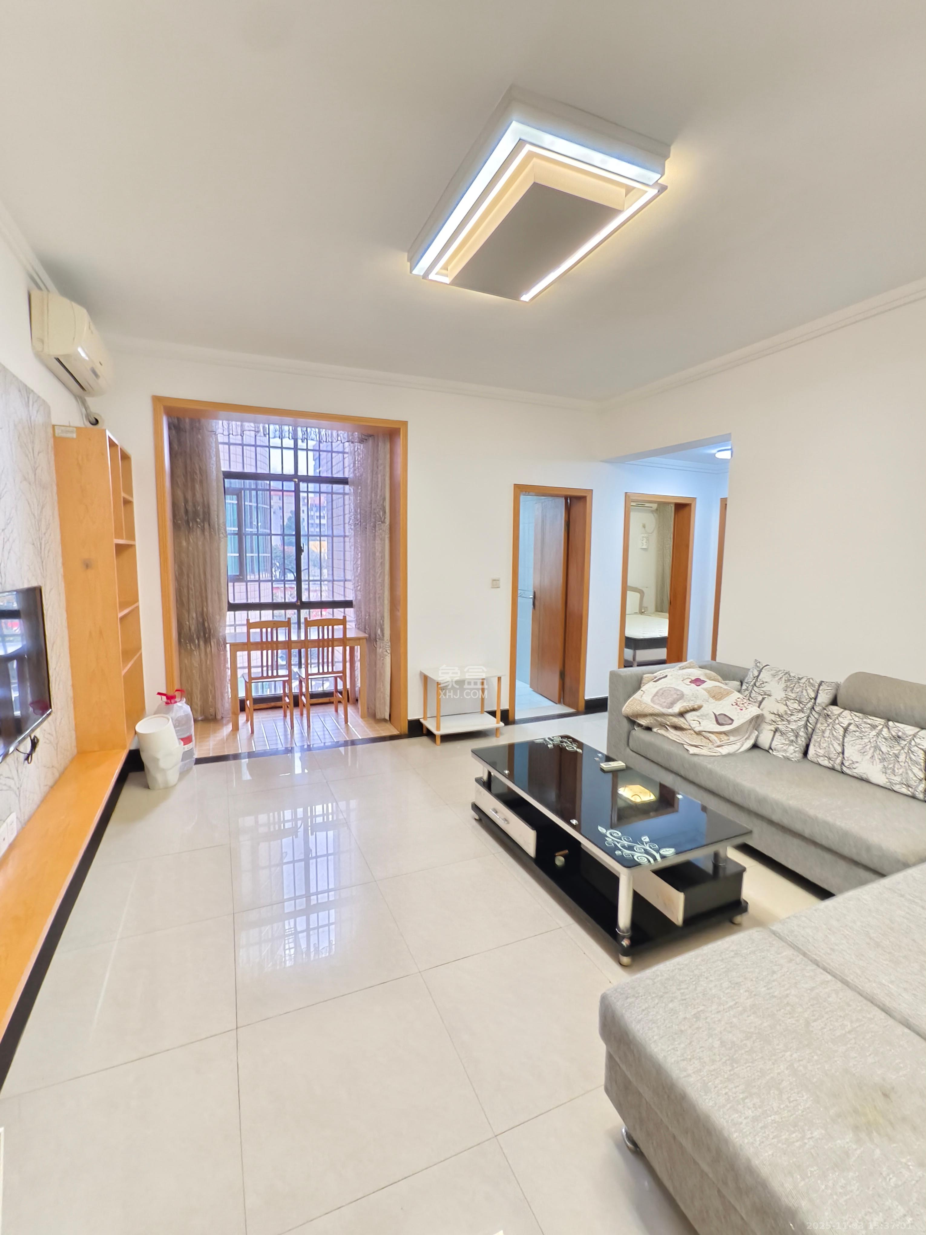 时代天骄  2室2厅1卫    2000.0元/月室内图1