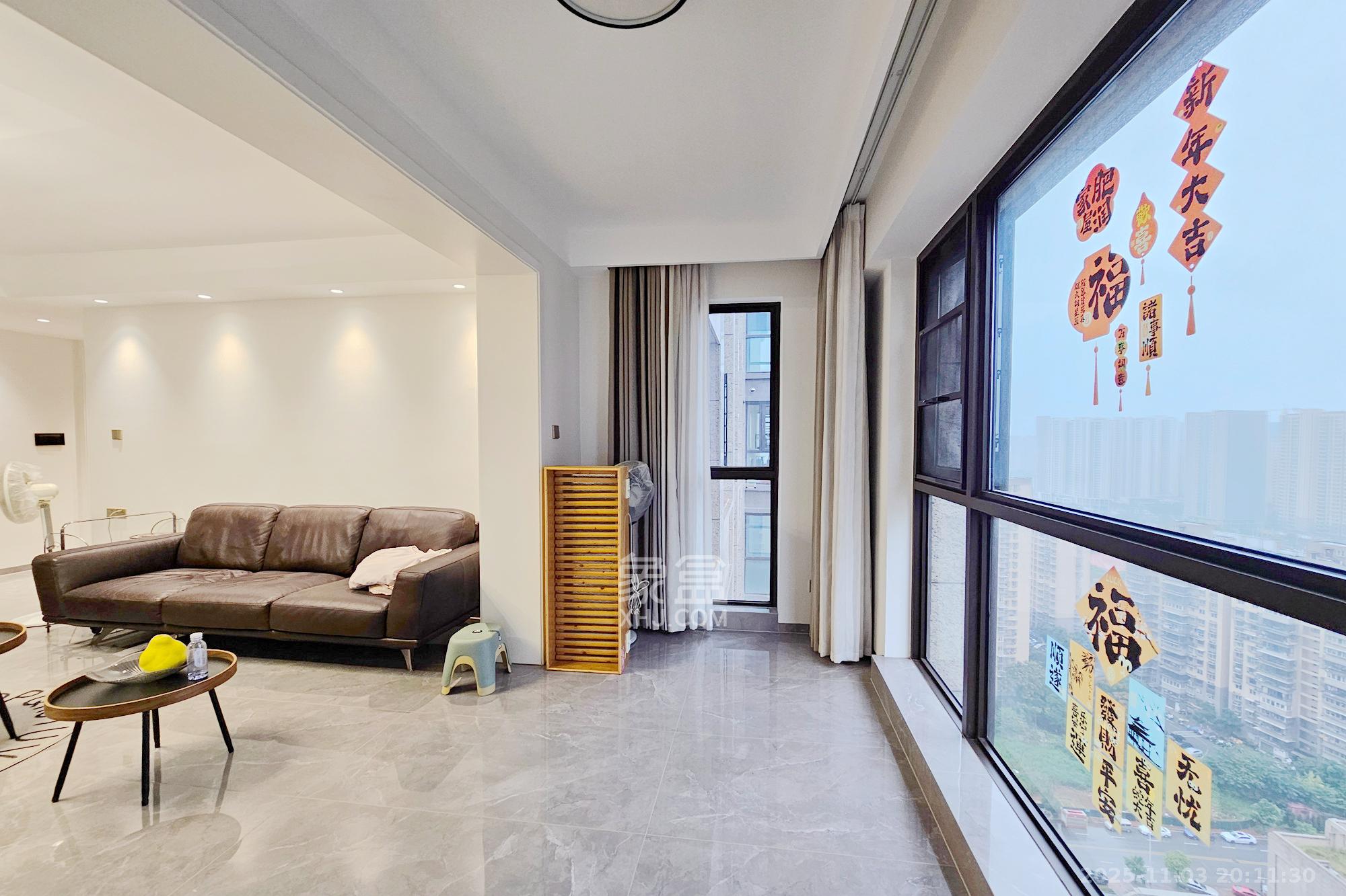 明昇壹城（明昇时代广场）二期  4室2厅3卫    350.0万阳台