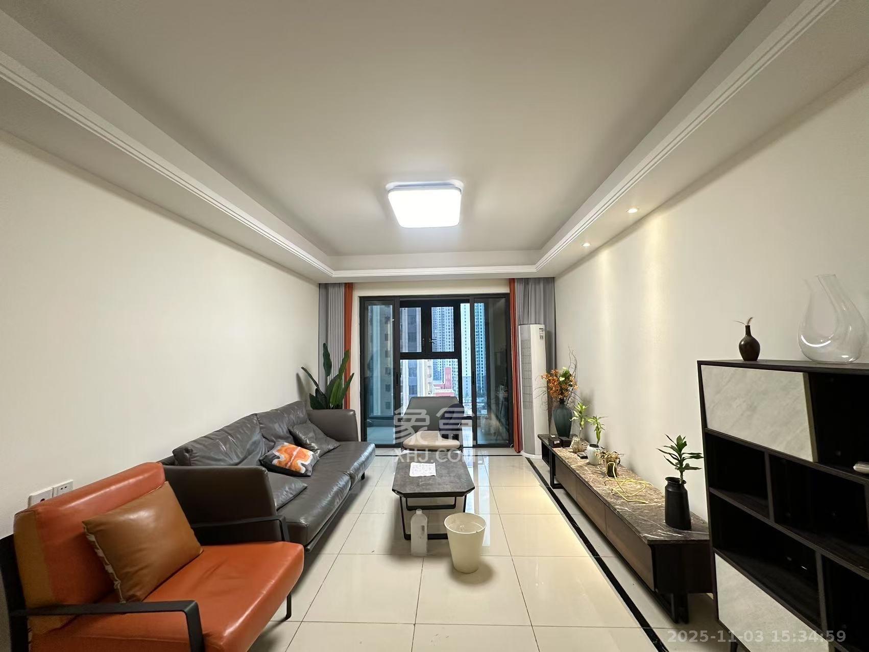 长沙高铁吾悦广场  3室2厅2卫    3500.0元/月