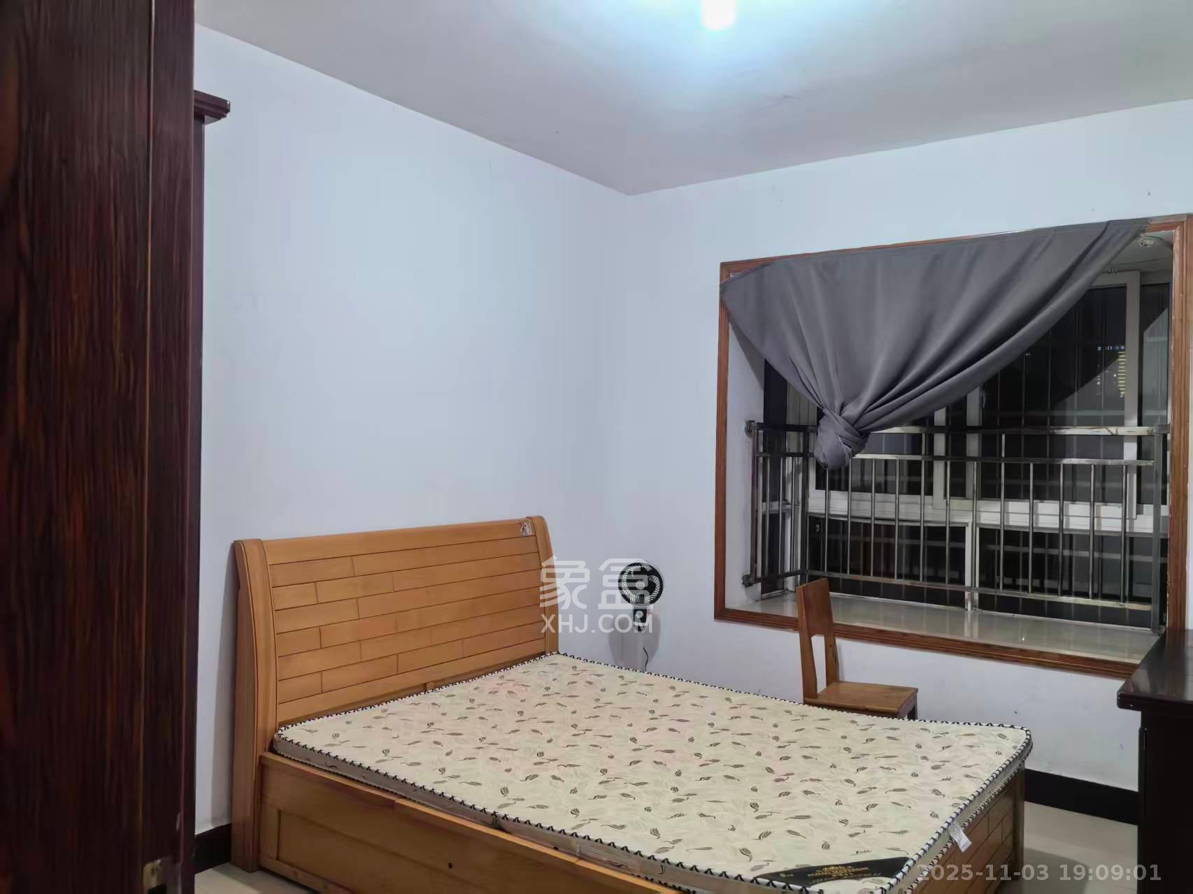 大塘湾公寓  3室2厅2卫    2000.0元/月室内图