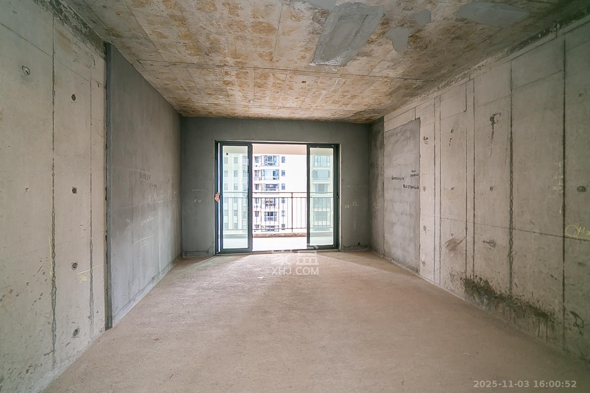 岭福家苑(天心佳苑)  3室2厅2卫    145.0万 岭福家苑(天心佳苑)  3室2厅2卫    145.0万客厅