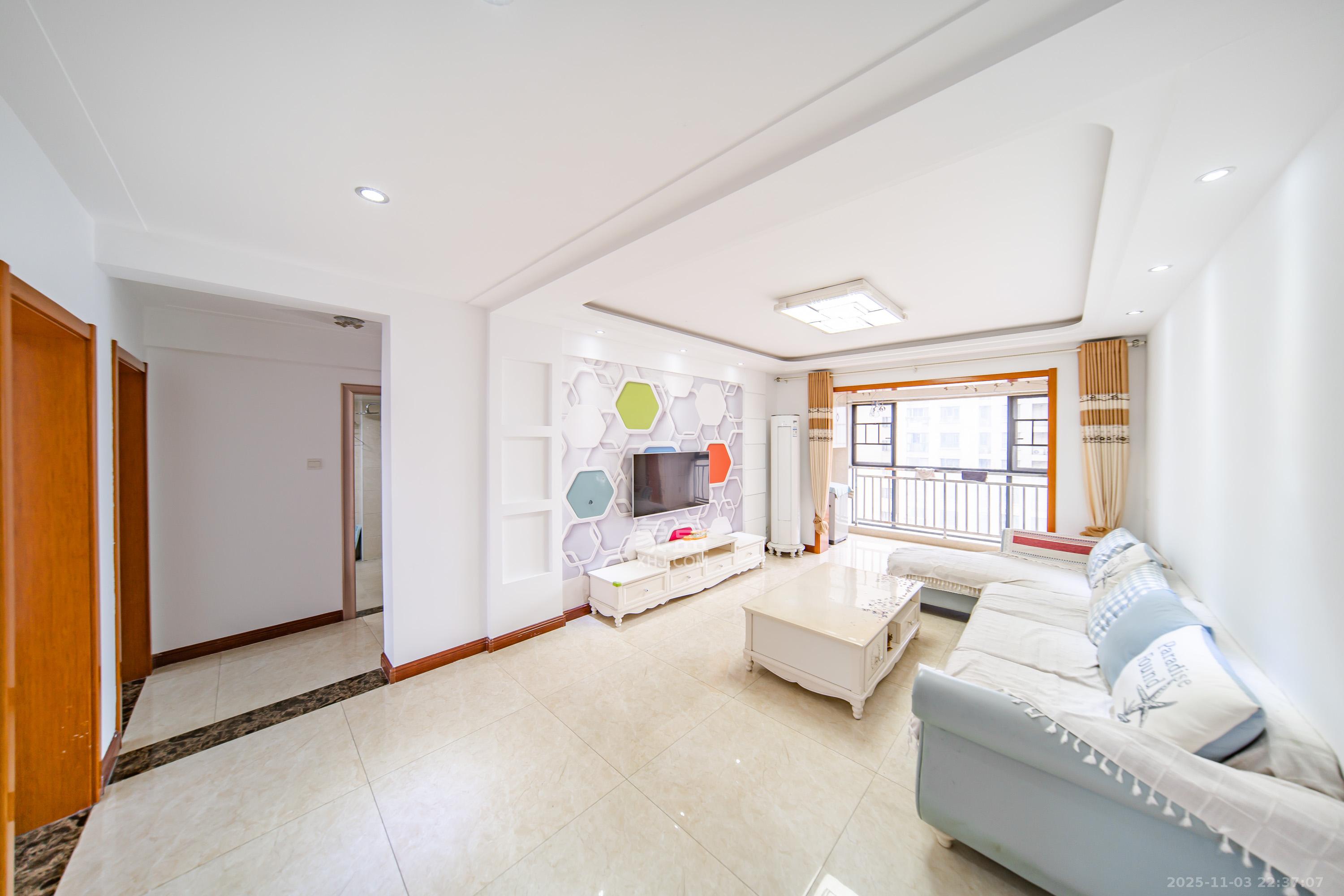 宜家湘颂（景致雅苑）  3室2厅1卫    98.0万客厅