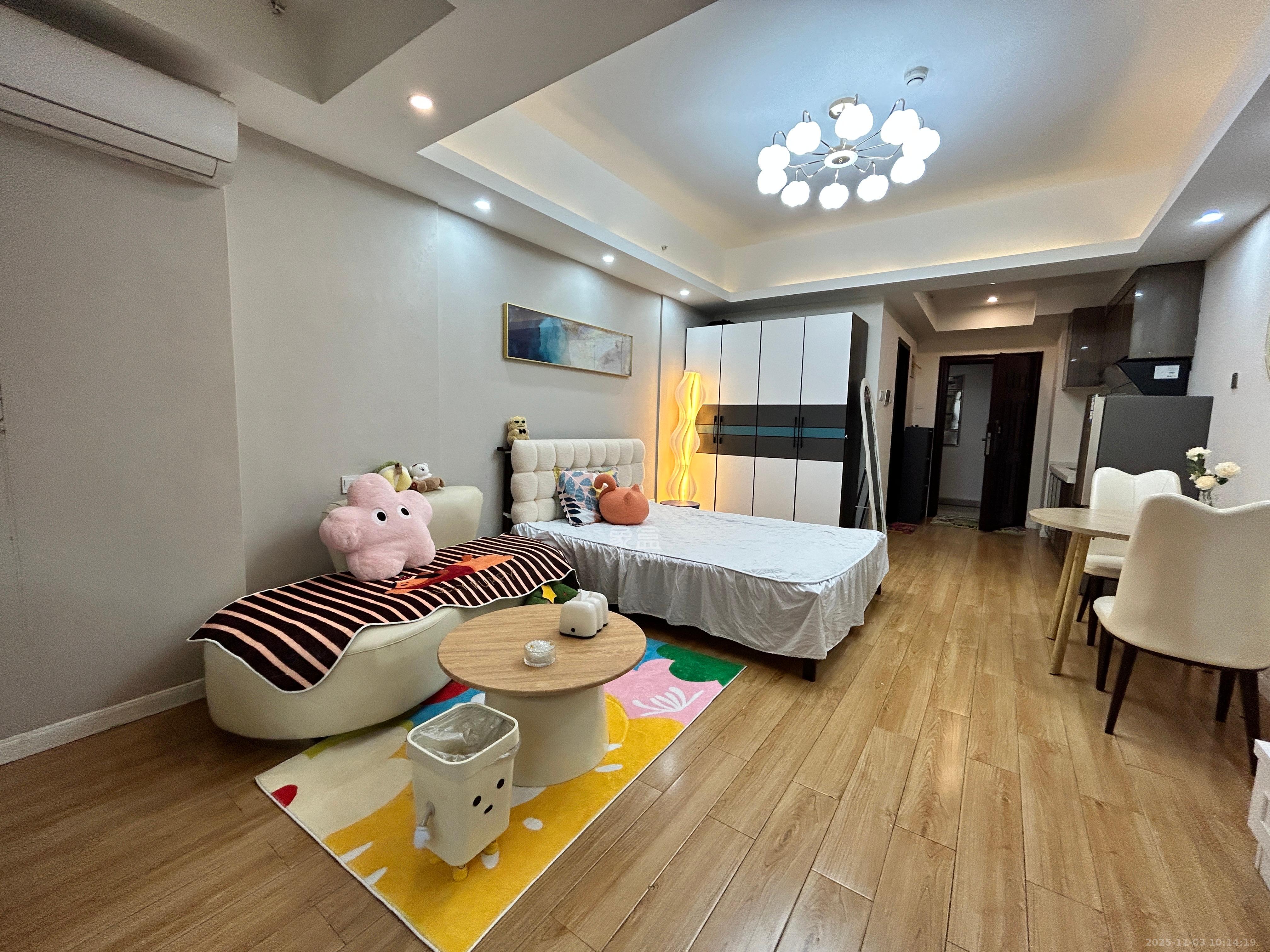 北辰三角洲E4区 1室1厅1卫 1900.0元/月 北辰三角洲E4区 1室1厅1卫 1900.0元/月室内图