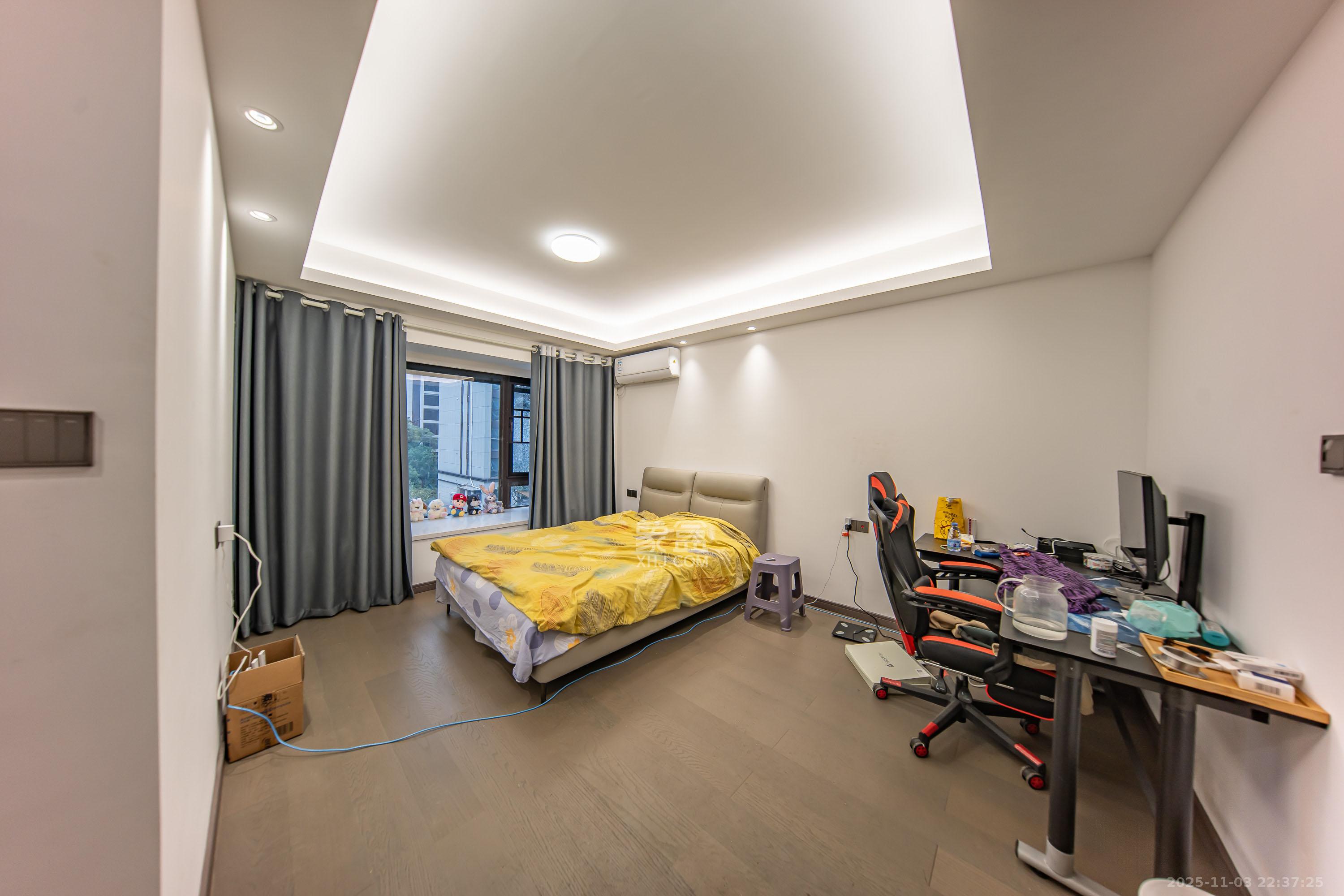 旭辉国宸府 4室2厅2卫 168.0万 旭辉国宸府 4室2厅2卫 168.0万卧室