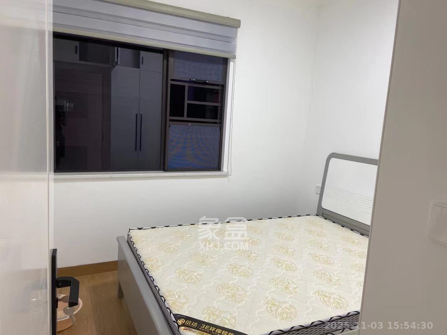 星湖湾二期高层  3室2厅1卫    2300.0元/月