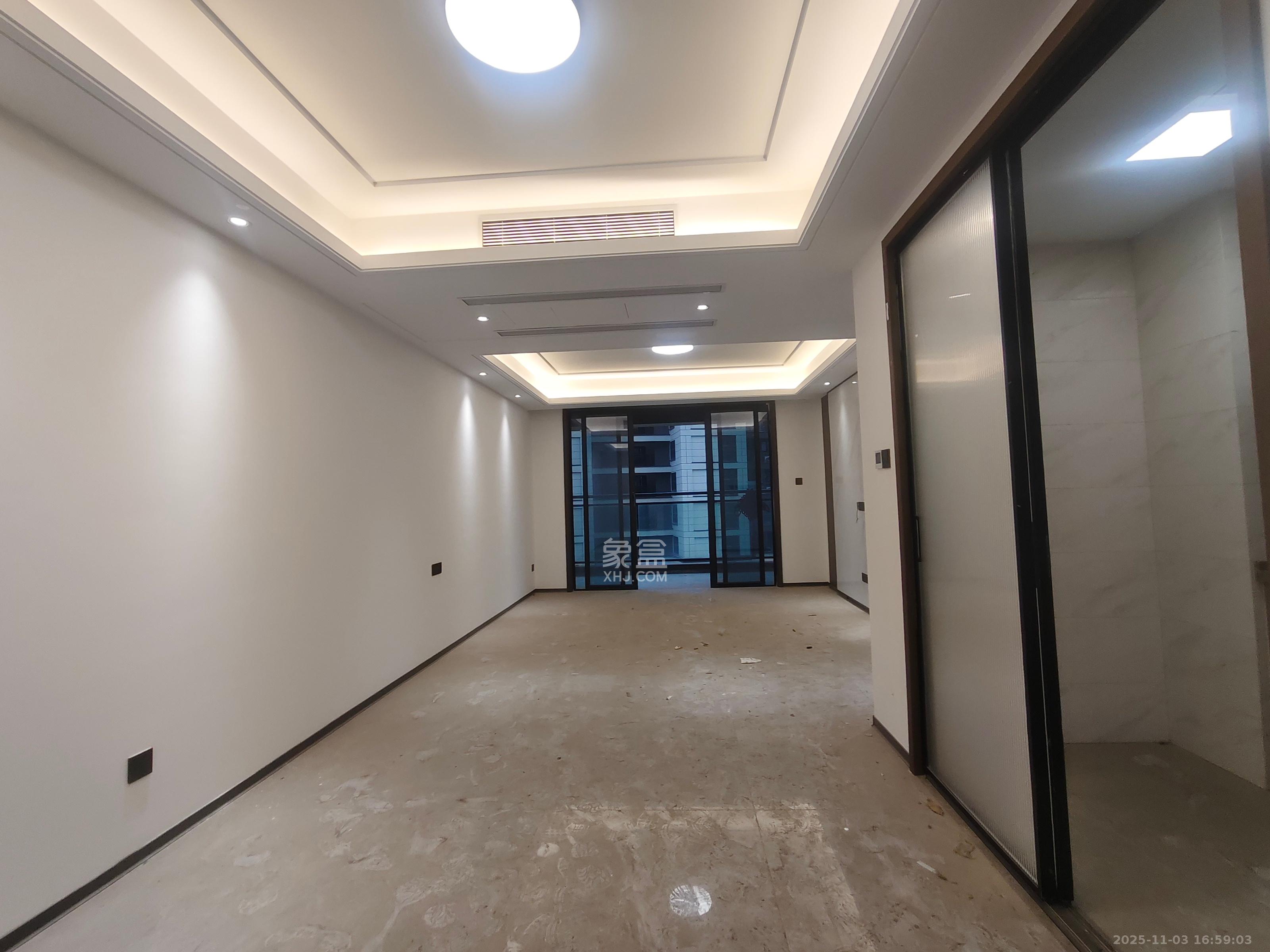 荣盛锦绣学府 4室2厅2卫 2000.0元/月 荣盛锦绣学府 4室2厅2卫 2000.0元/月室内图