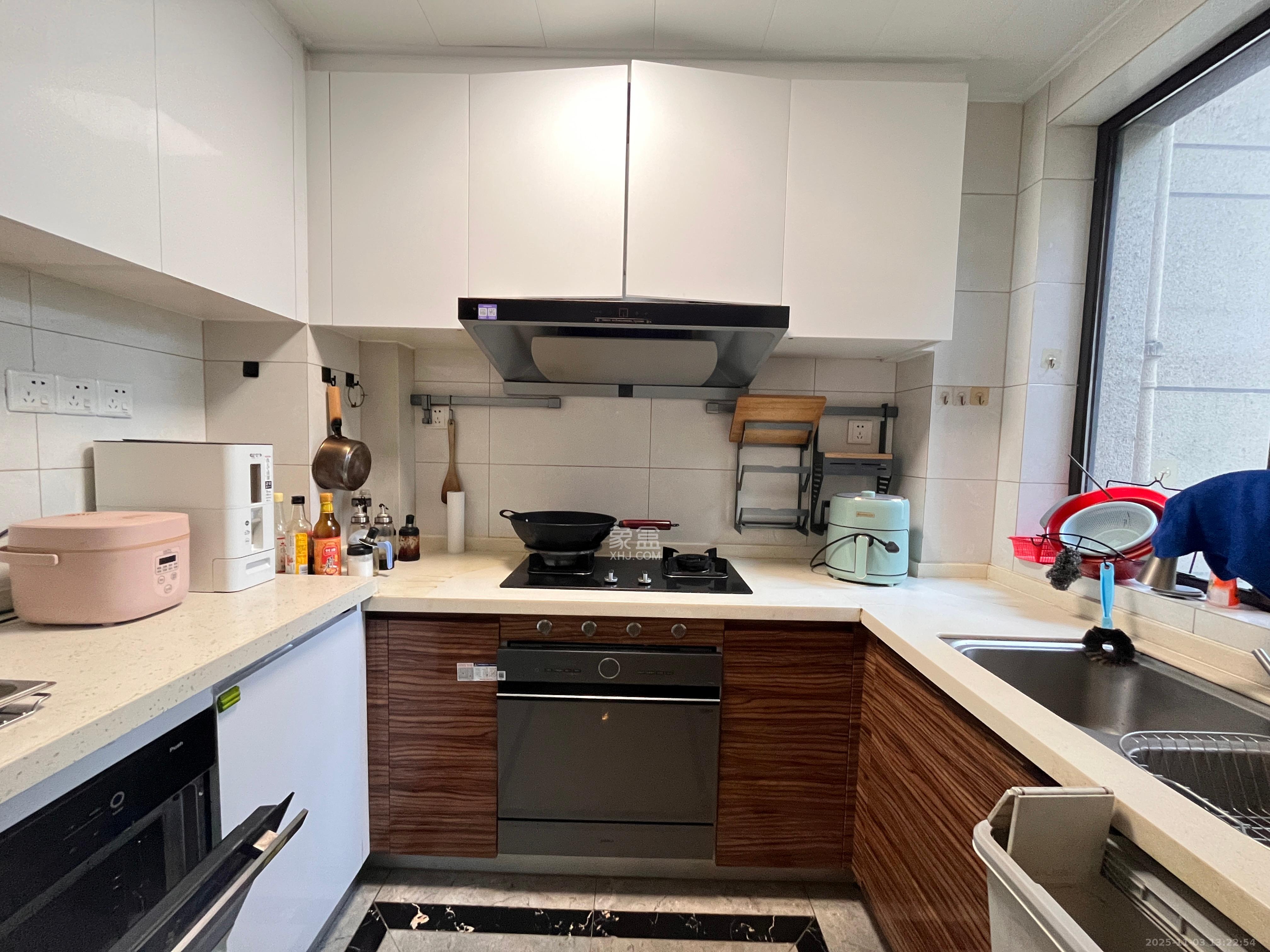 中海新城熙岸（中信新城五期）  3室2厅2卫    3000.0元/月室内图