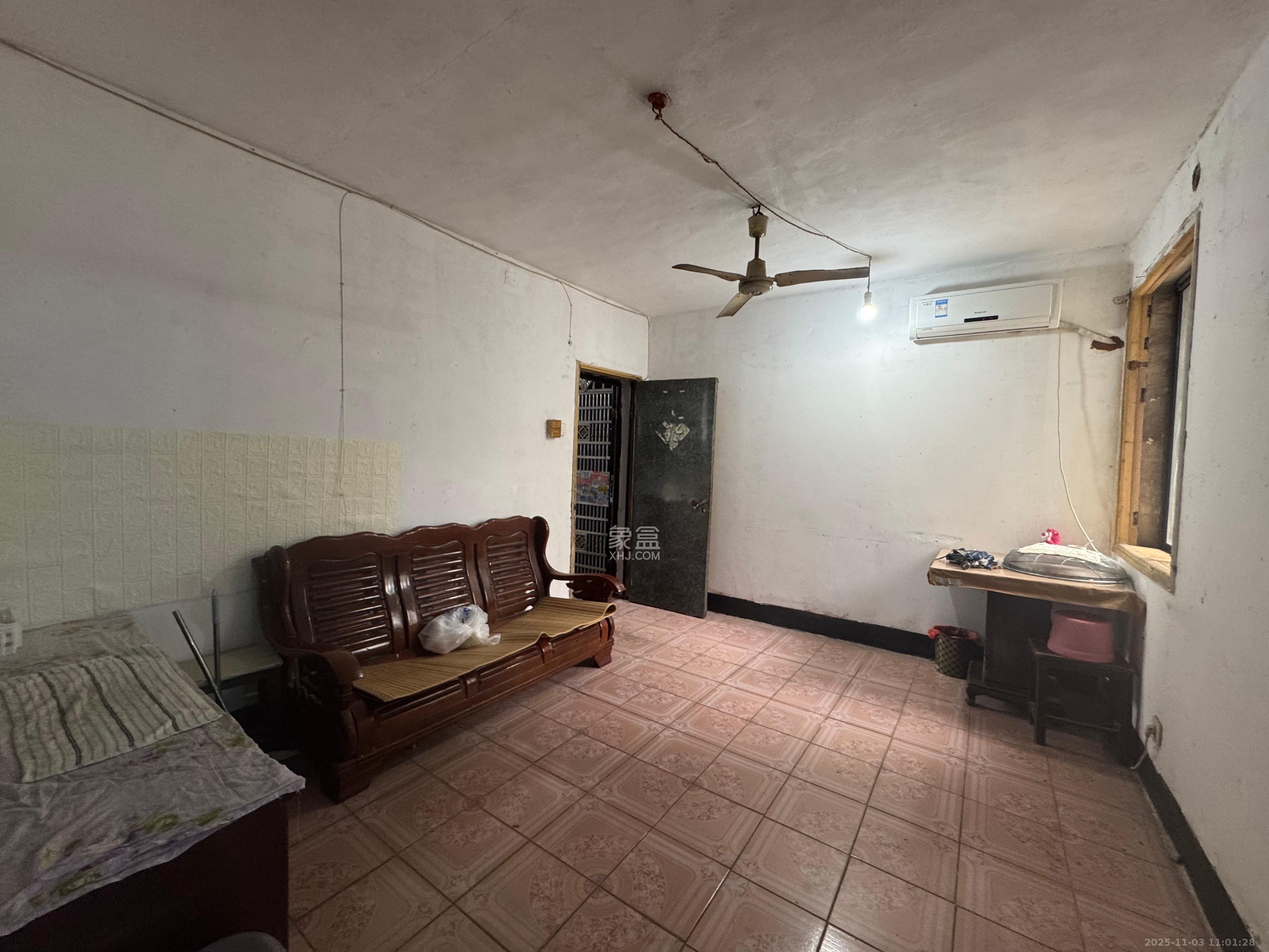 东风路新二村 2室1厅1卫 1100.0元/月 东风路新二村 2室1厅1卫 1100.0元/月室内图