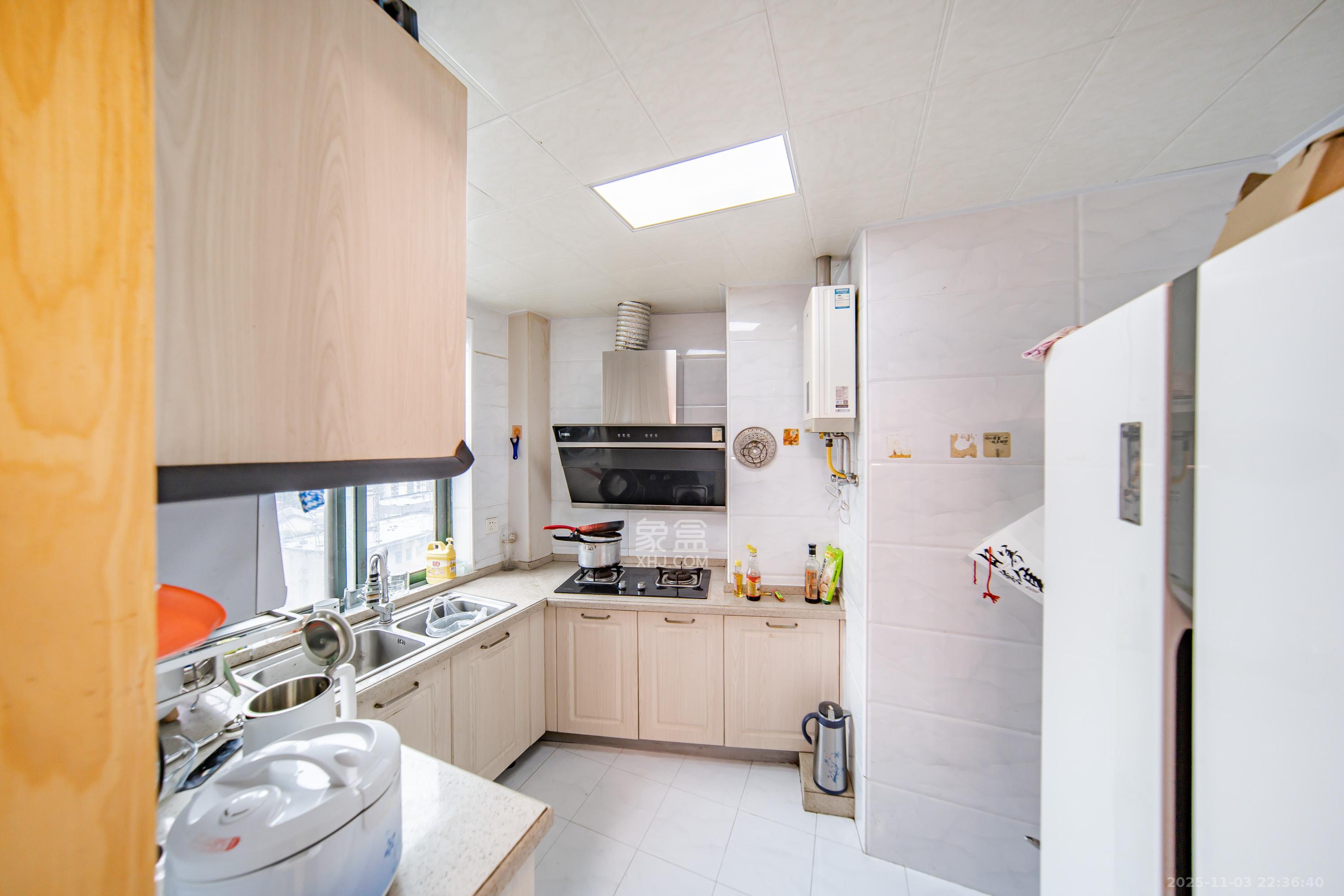 才子佳苑一期/二期  3室2厅2卫    98.0万厨房