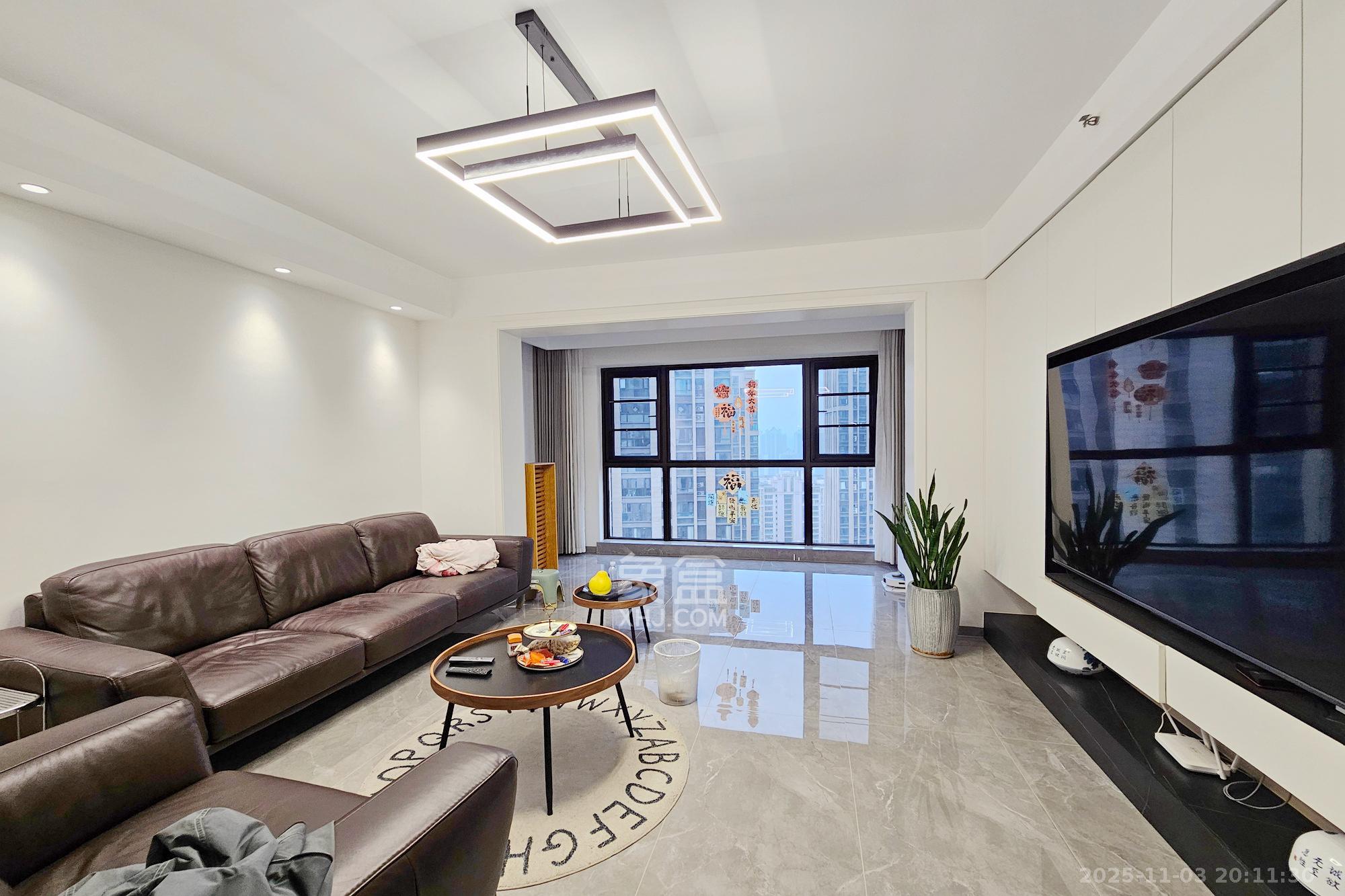 明昇壹城（明昇时代广场）二期  4室2厅3卫    350.0万客厅