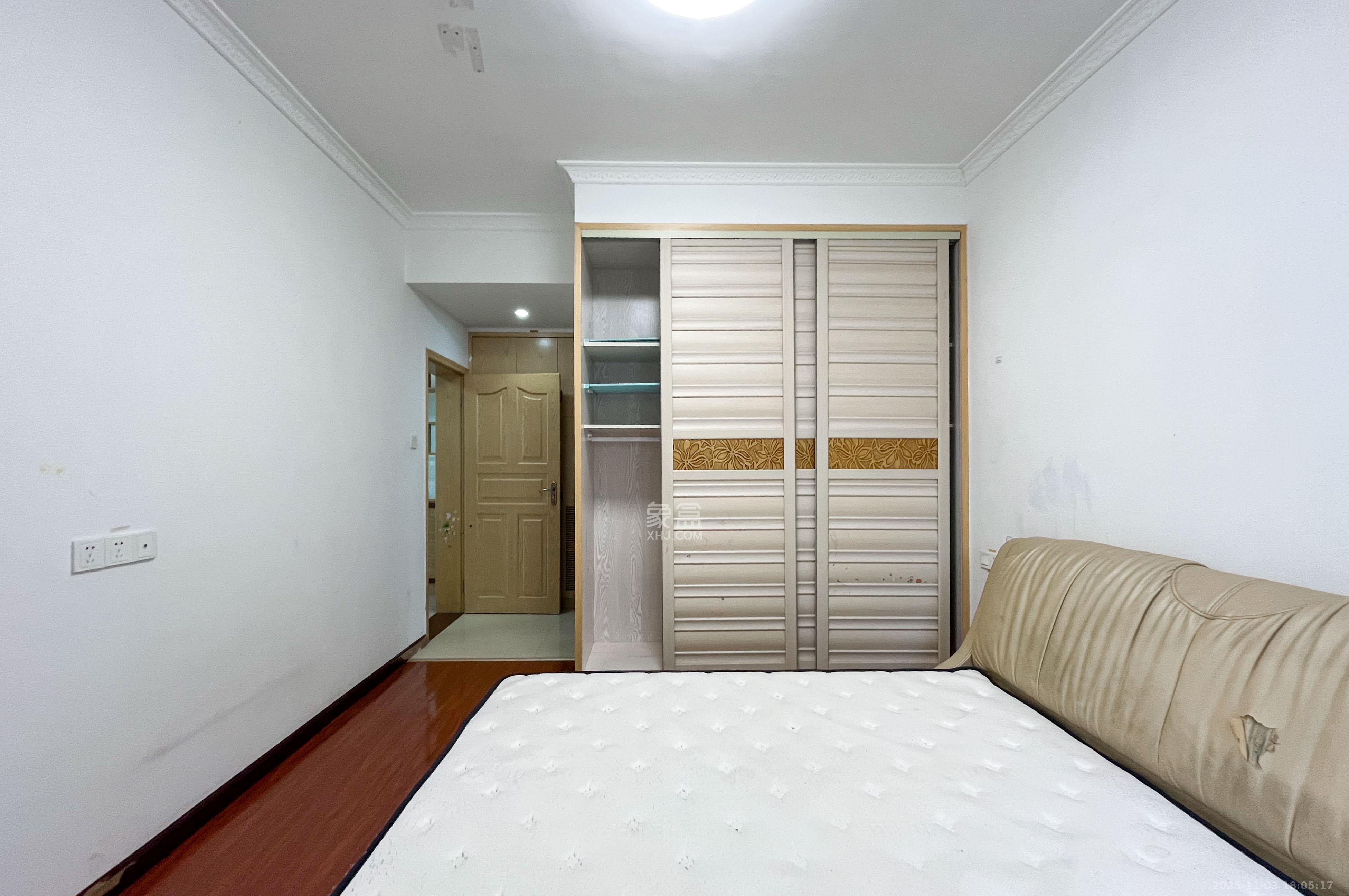 中房F联邦  3室2厅2卫    90.0万其他